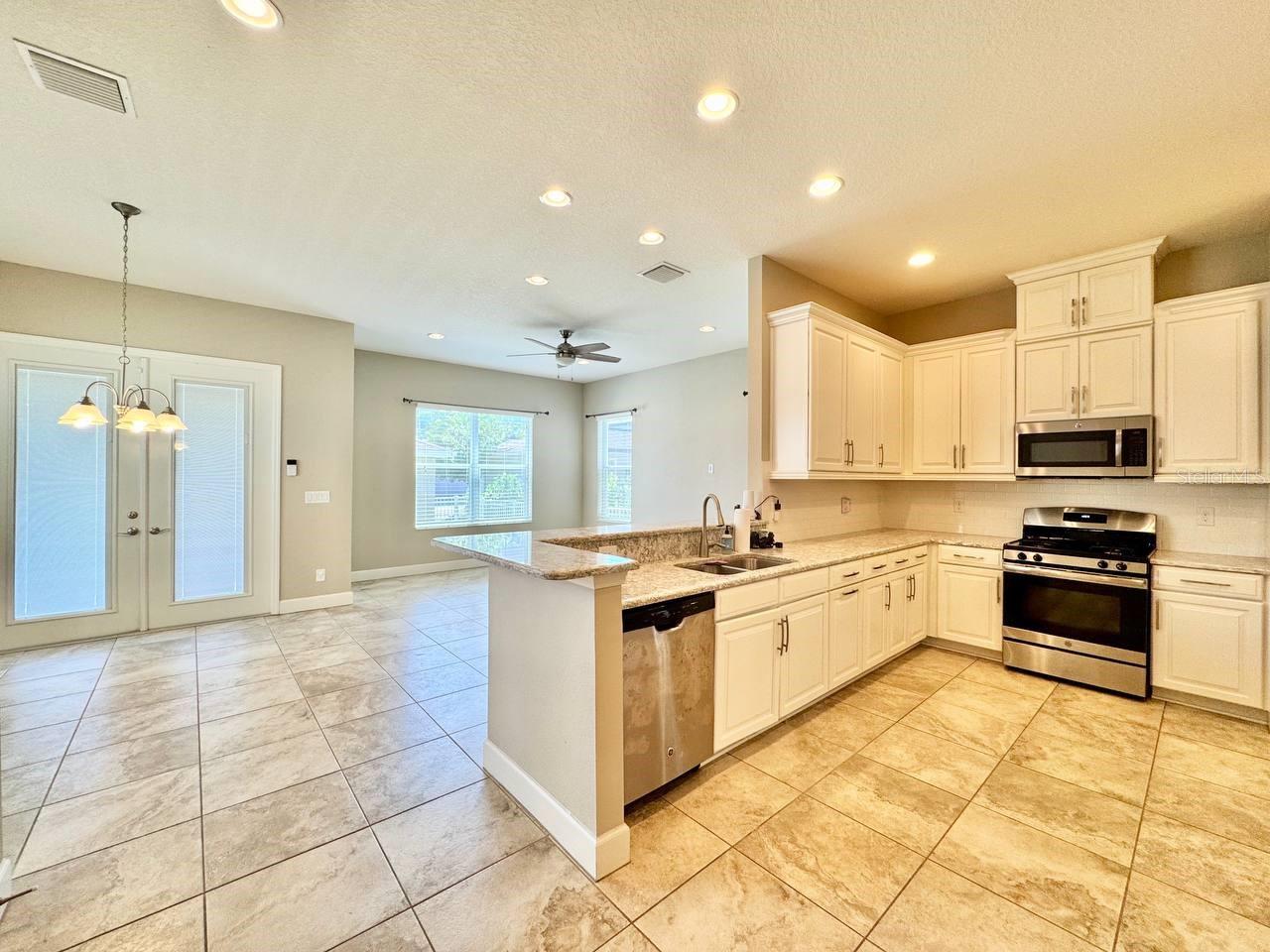 Image 13 of 46 For 11127 Winthrop Lake Drive