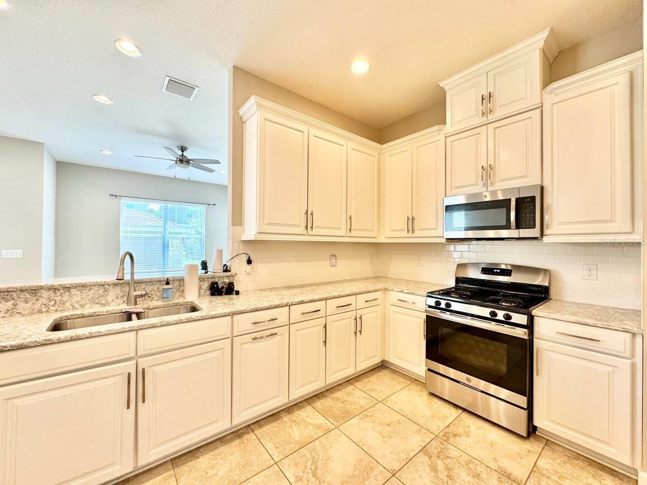 Image 15 of 46 For 11127 Winthrop Lake Drive