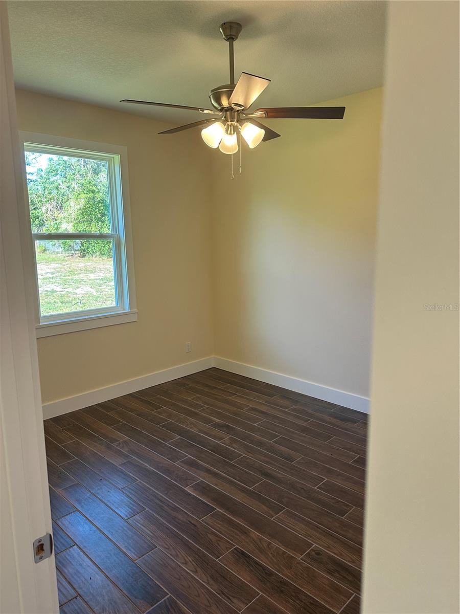 Image 22 of 32 For 4011 Amber Road