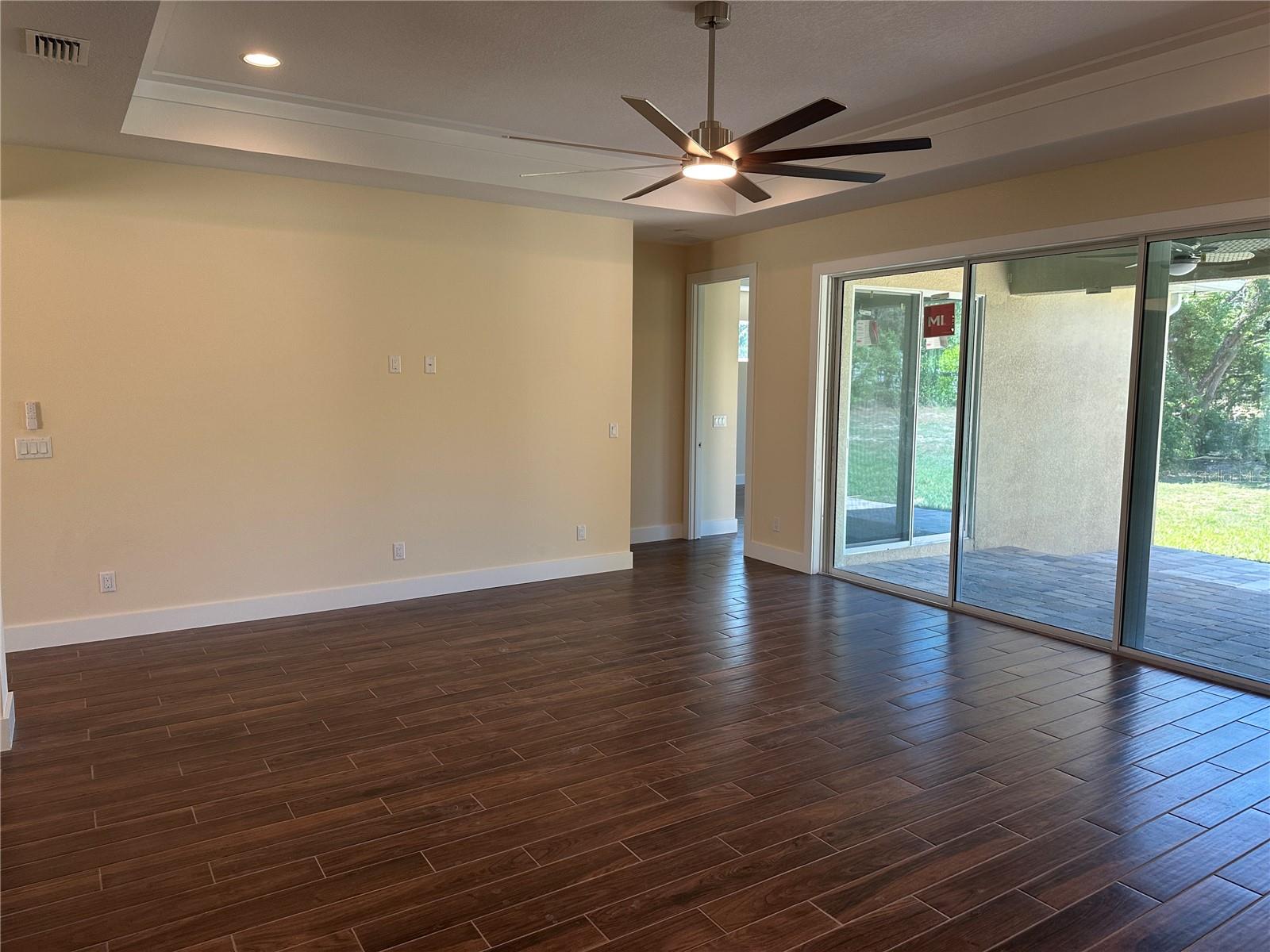 Image 4 of 32 For 4011 Amber Road