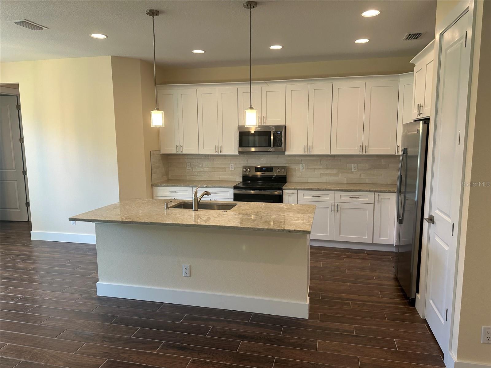 Image 7 of 32 For 4011 Amber Road