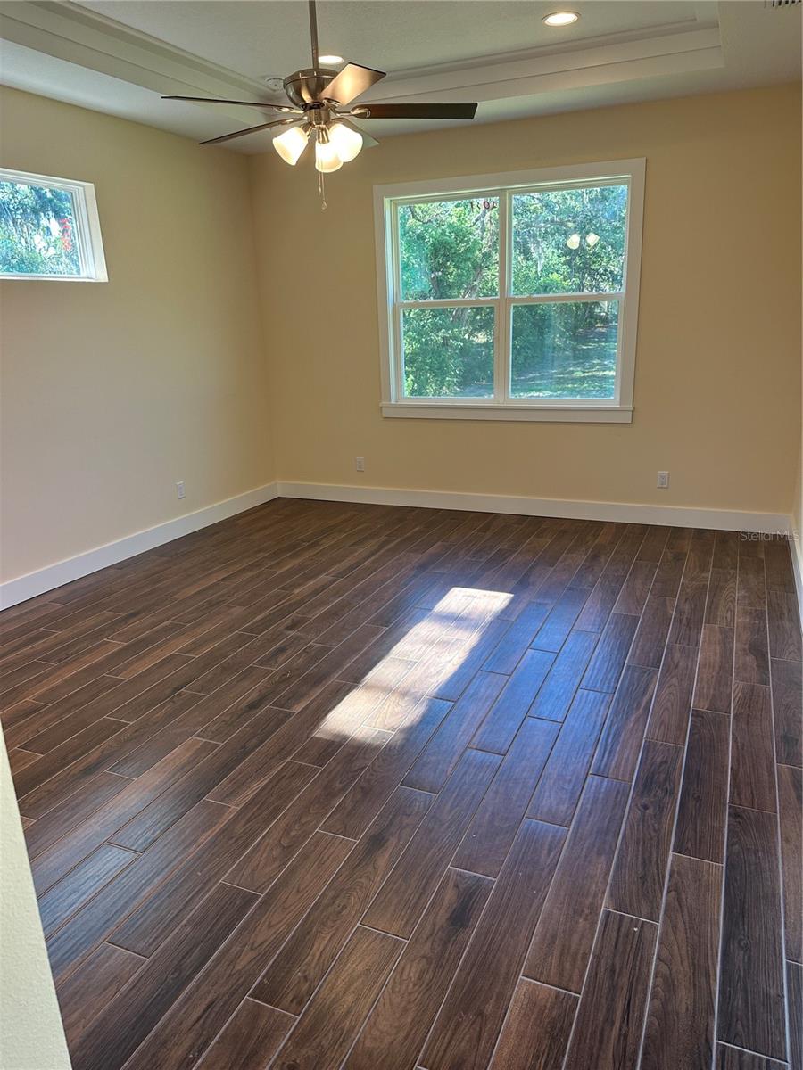 Image 8 of 32 For 4011 Amber Road