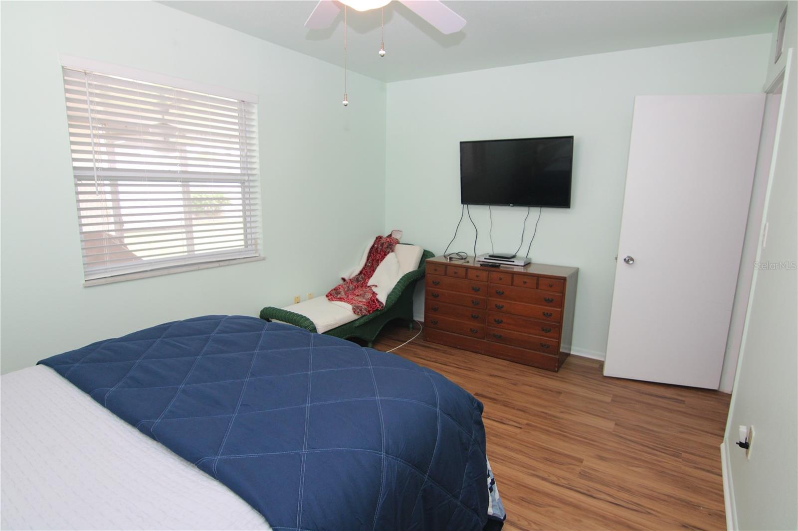 Image 15 of 20 For 810 Oakmont Avenue