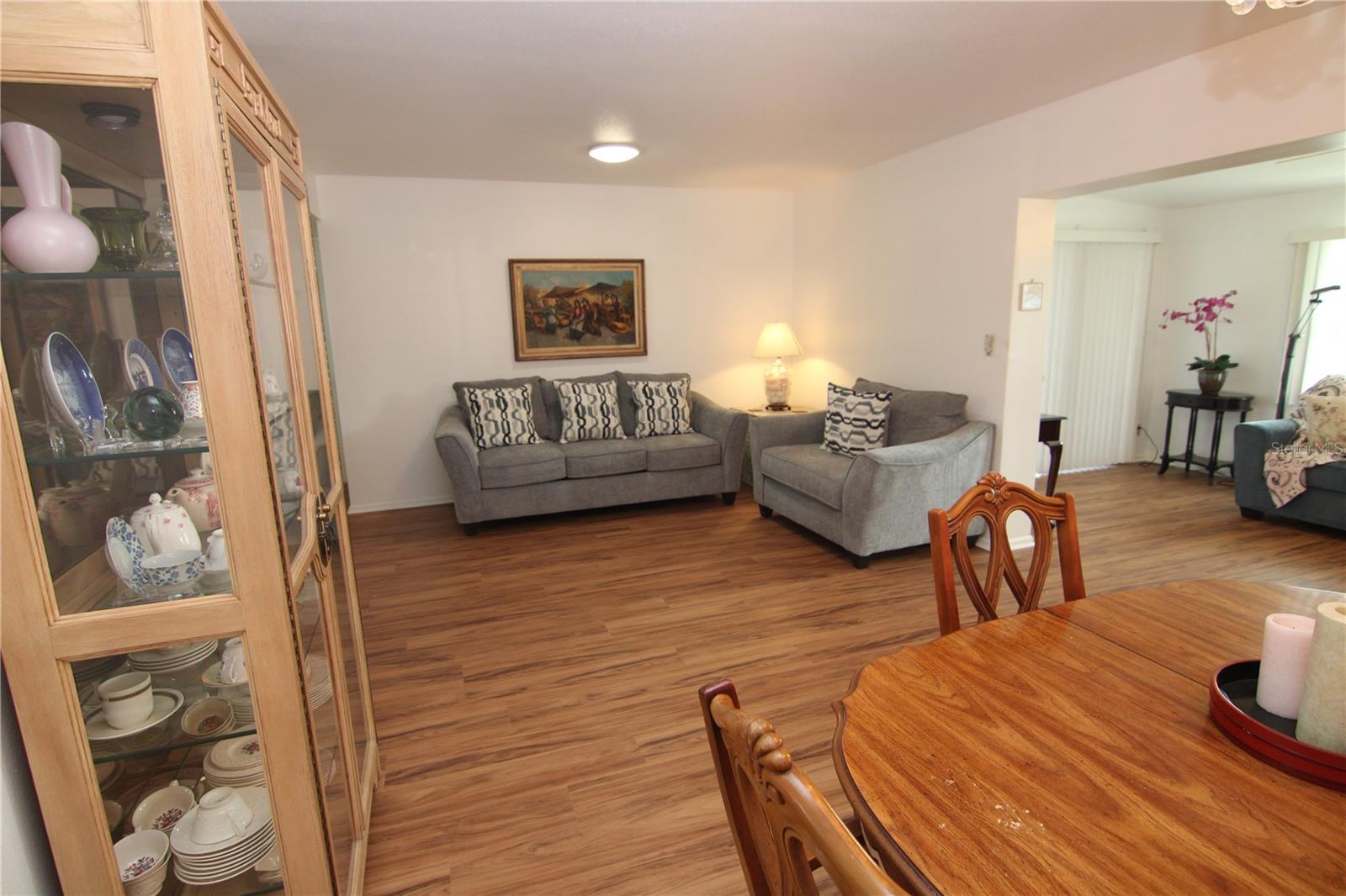 Image 2 of 20 For 810 Oakmont Avenue