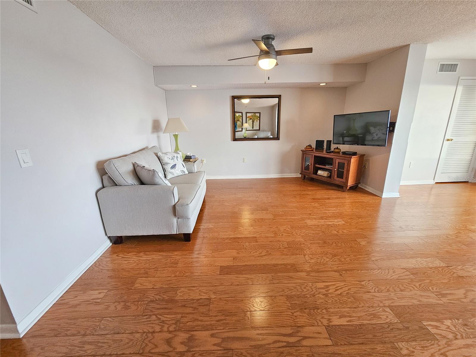 Image 11 of 22 For 5980 Shore Boulevard S 808