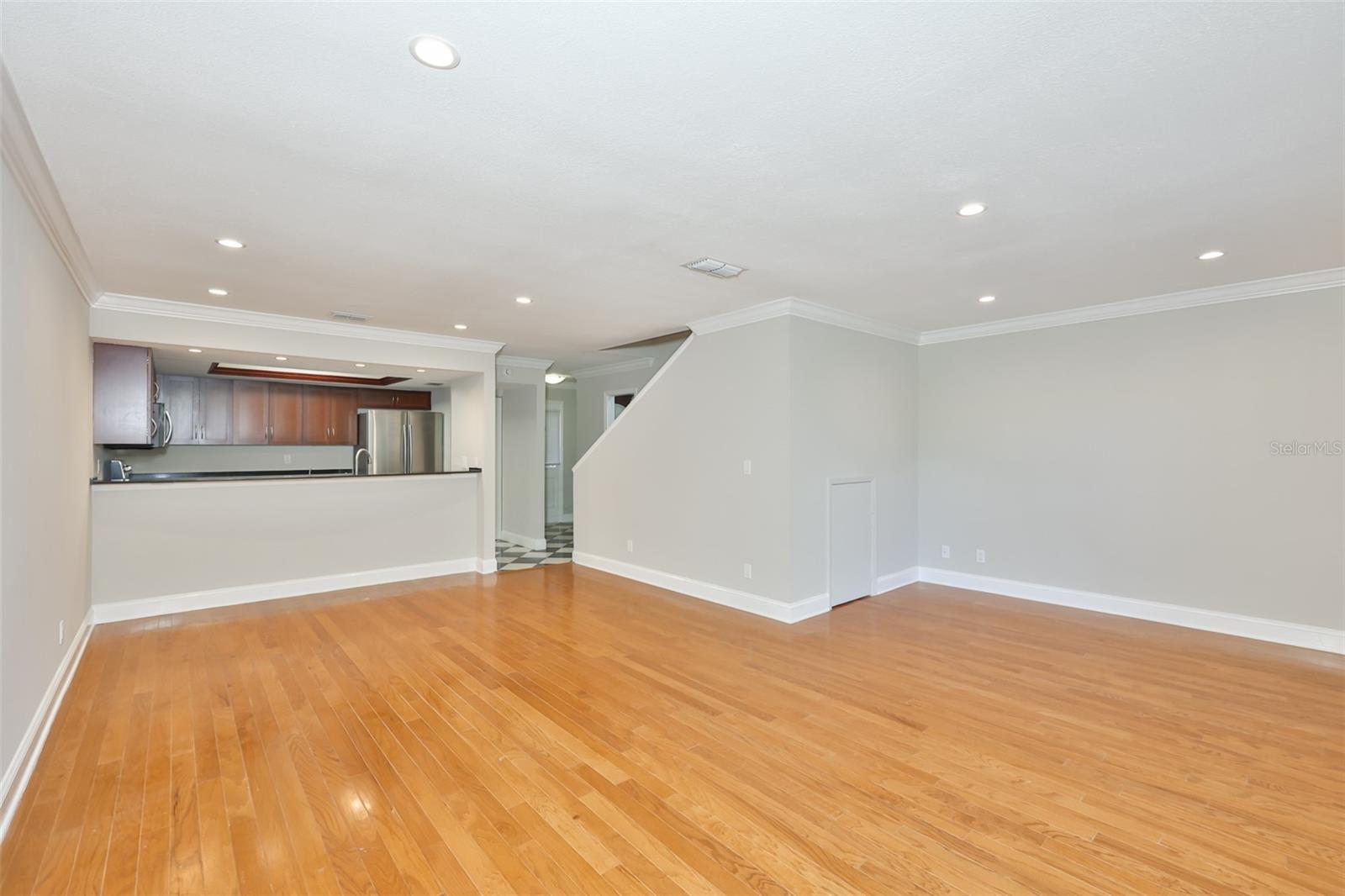 Image 15 of 40 For 606 Glen Avenue 10