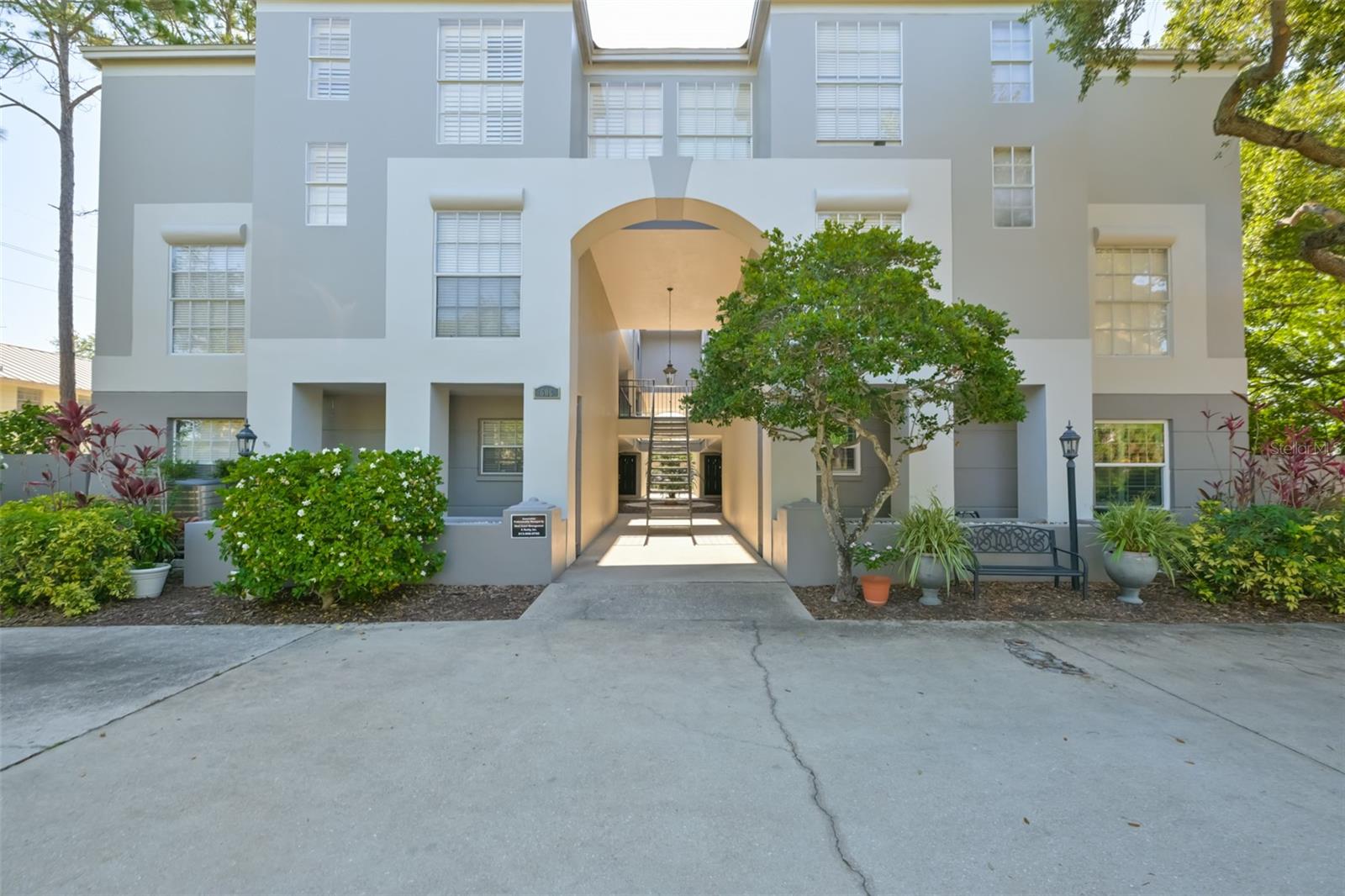 Image 2 of 40 For 606 Glen Avenue 10