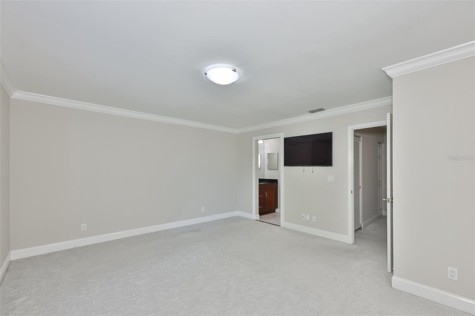 Image 22 of 40 For 606 Glen Avenue 10