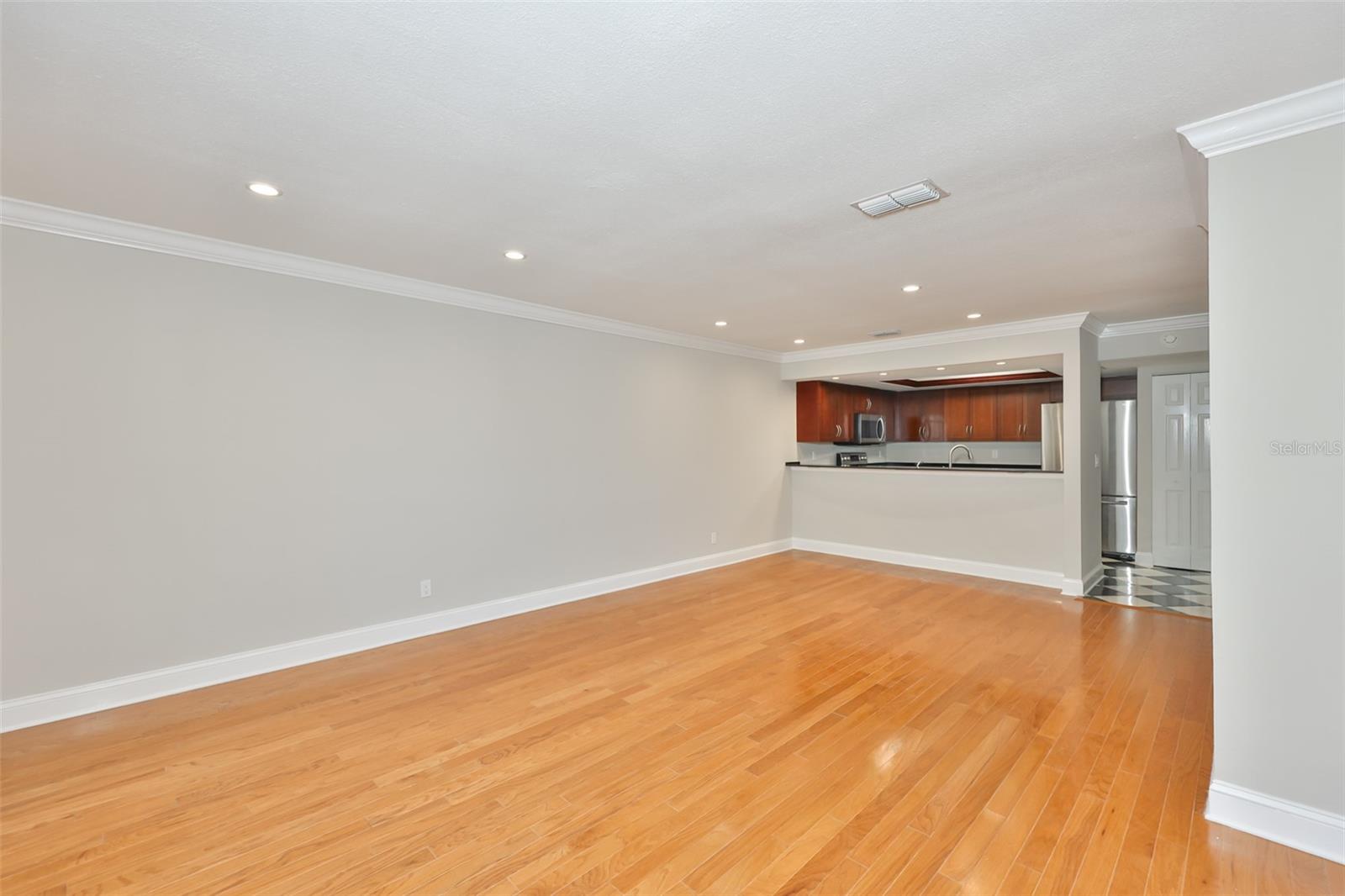 Image 9 of 40 For 606 Glen Avenue 10