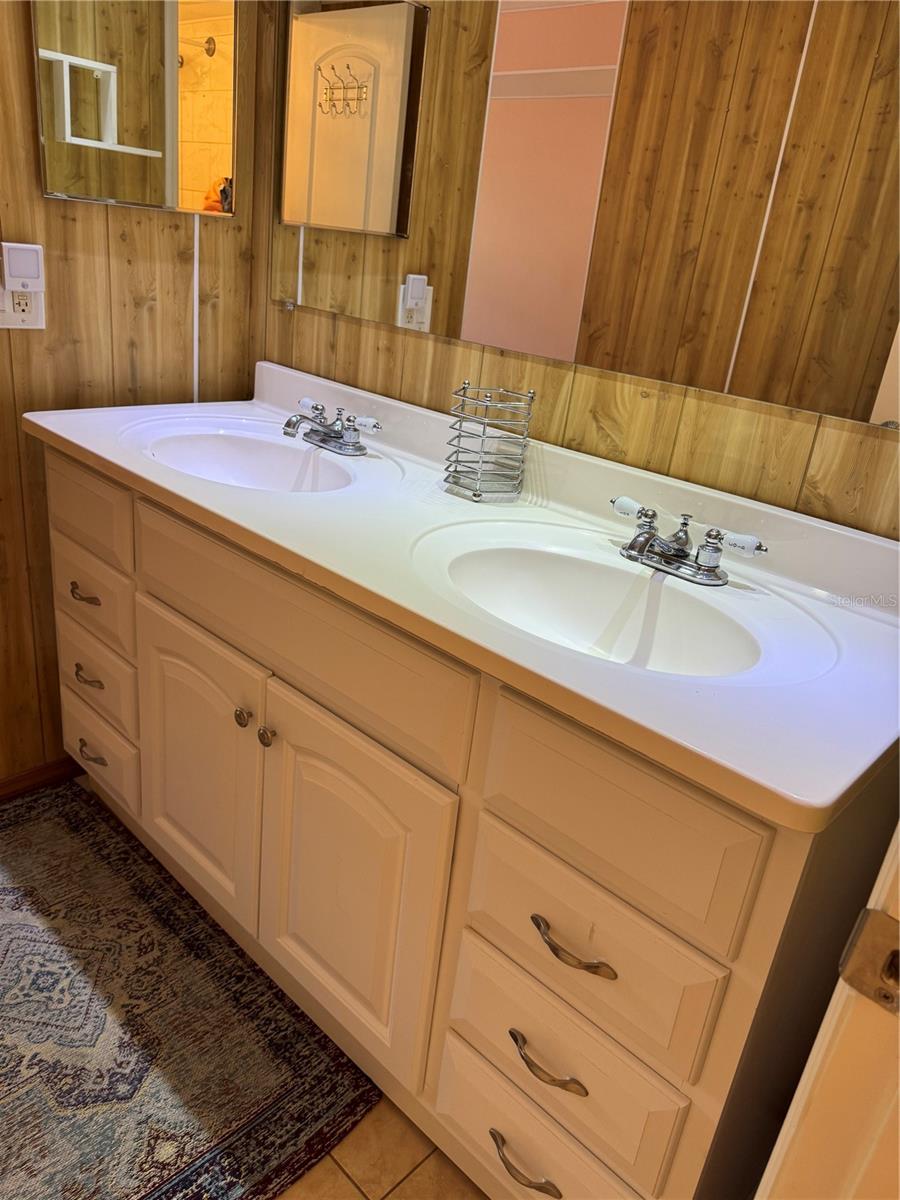 Image 10 of 20 For 7580 92nd Street 102d