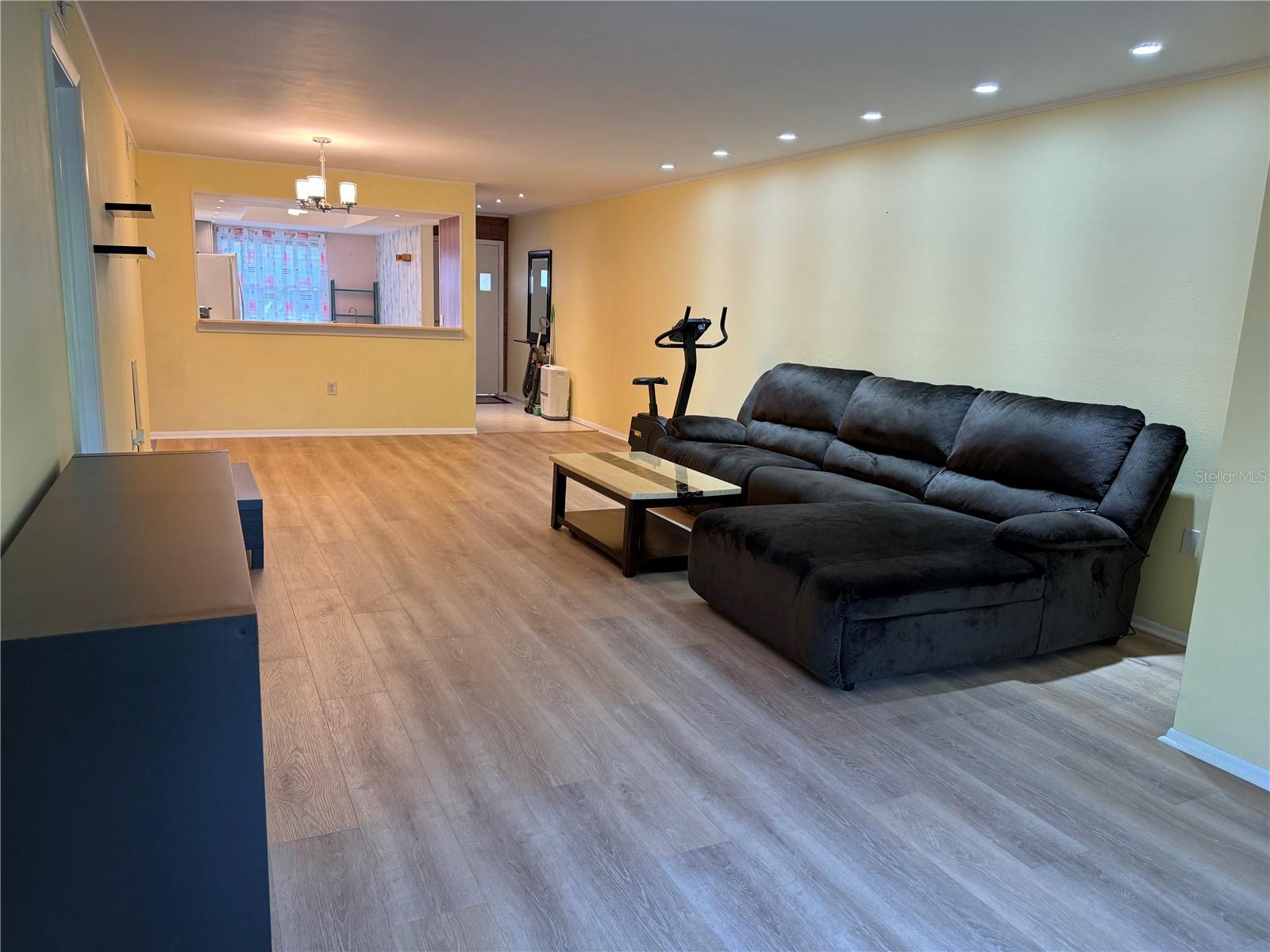 Image 8 of 20 For 7580 92nd Street 102d