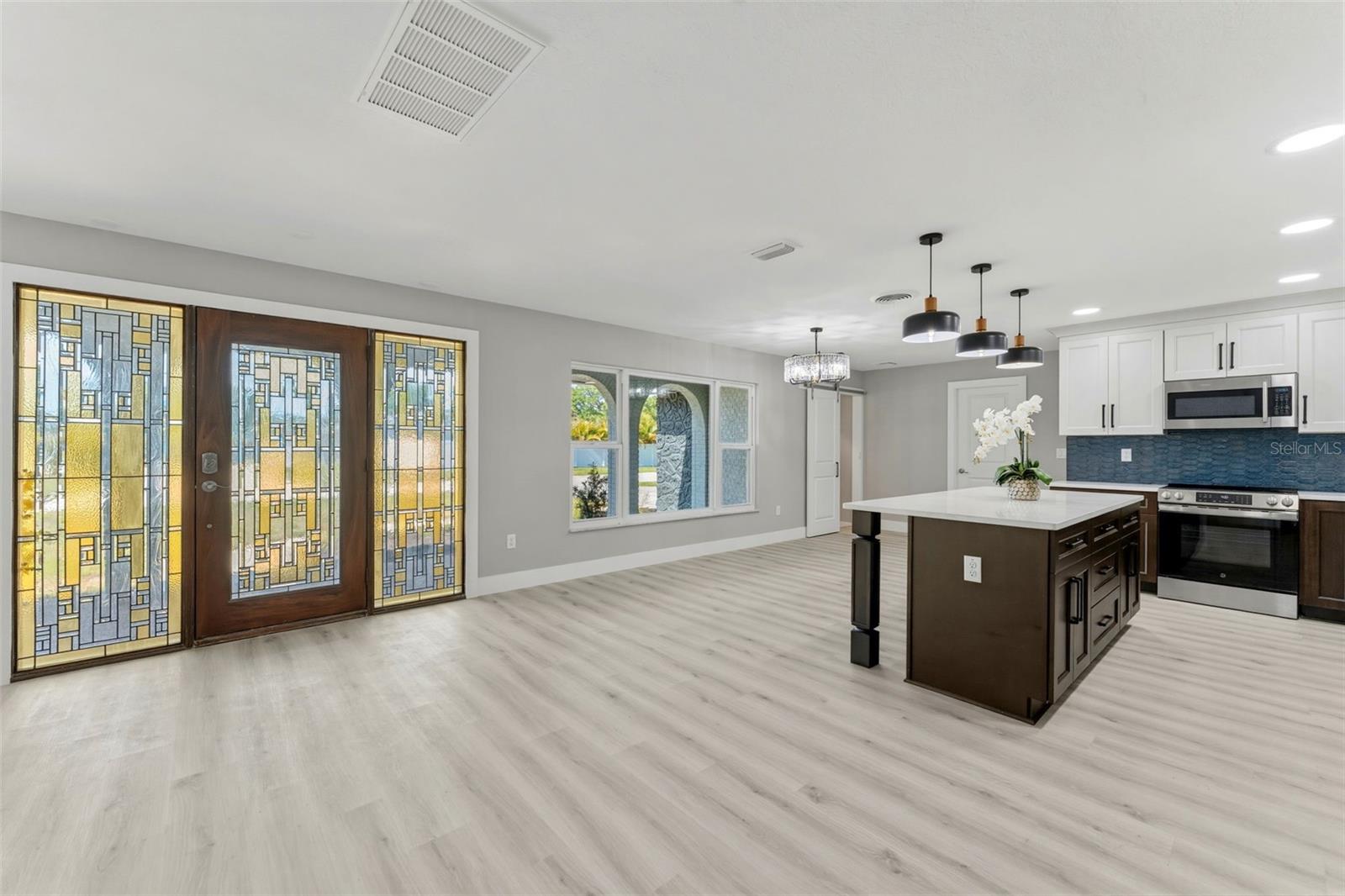 Image 10 of 37 For 140 88th Avenue Ne