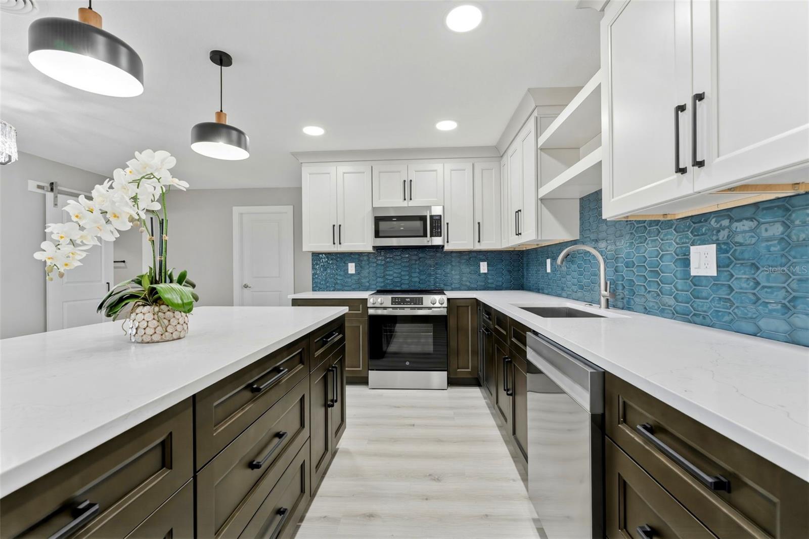 Image 11 of 37 For 140 88th Avenue Ne