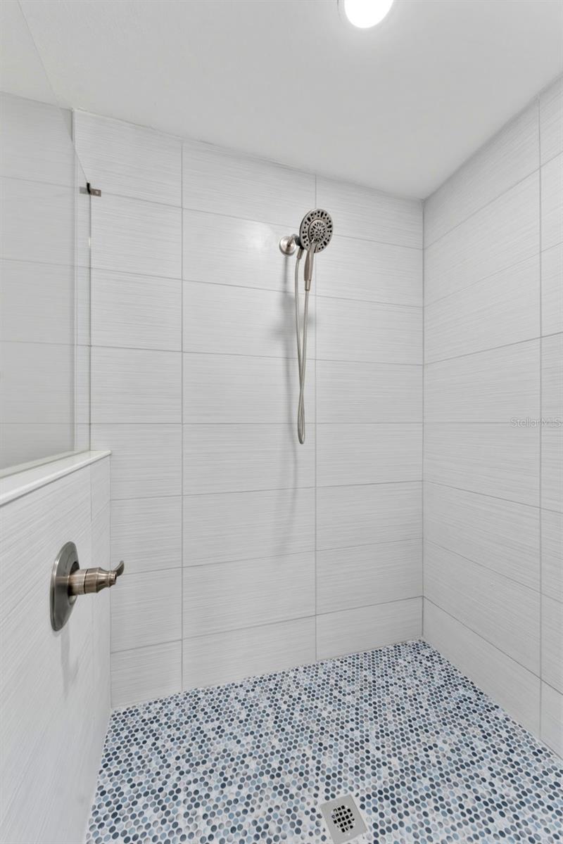 Image 17 of 37 For 140 88th Avenue Ne