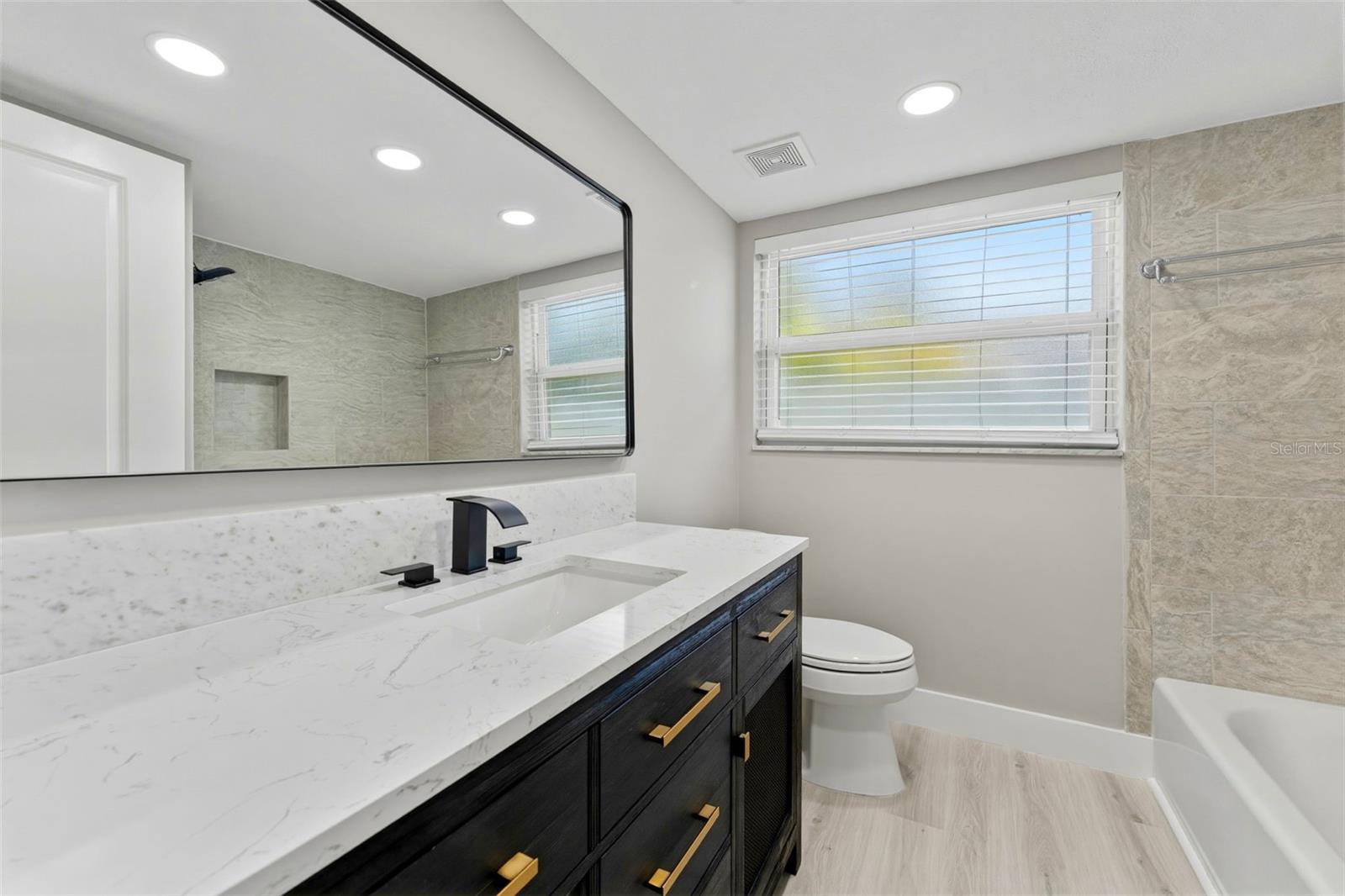 Image 21 of 37 For 140 88th Avenue Ne