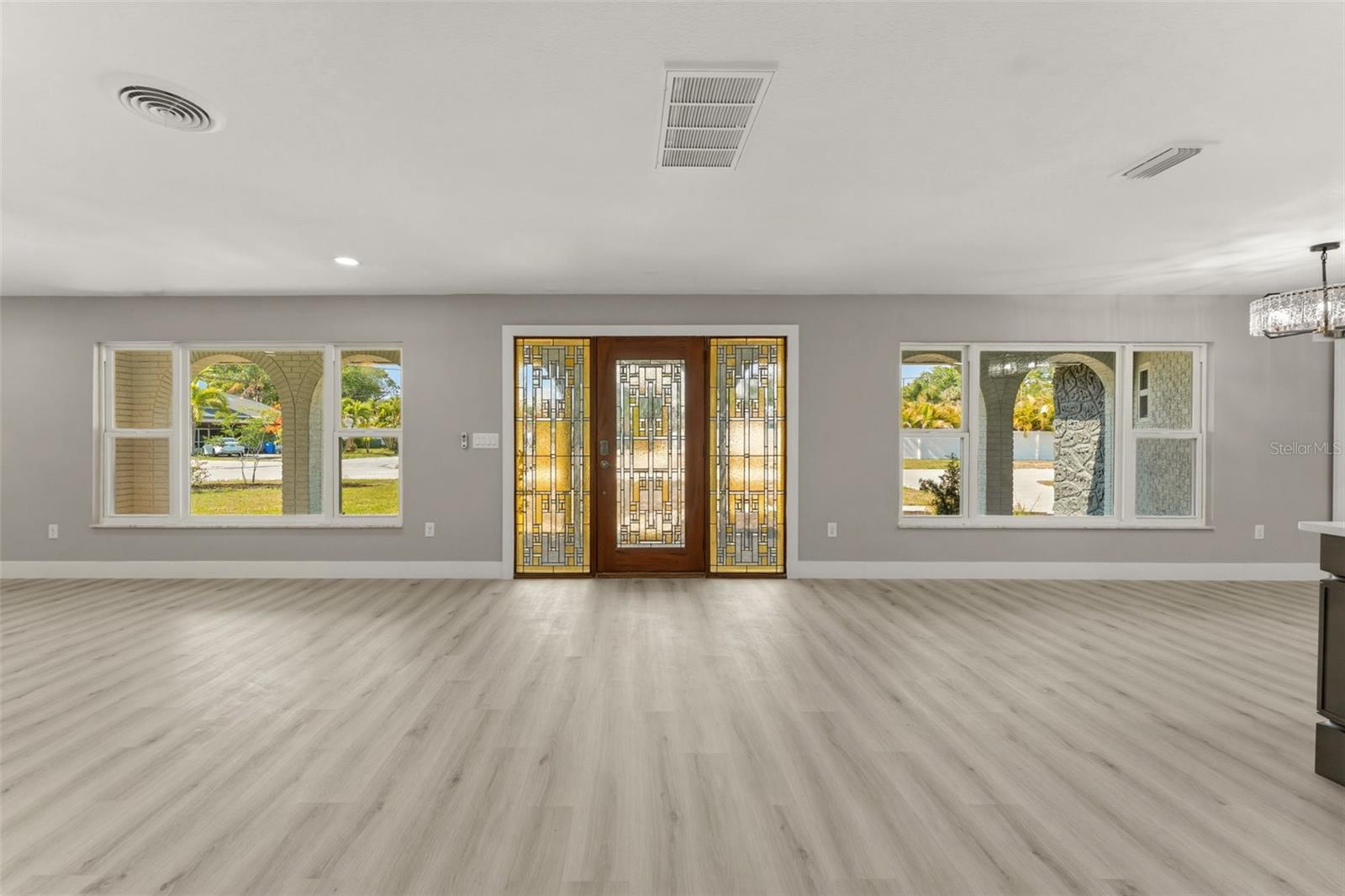 Image 5 of 37 For 140 88th Avenue Ne