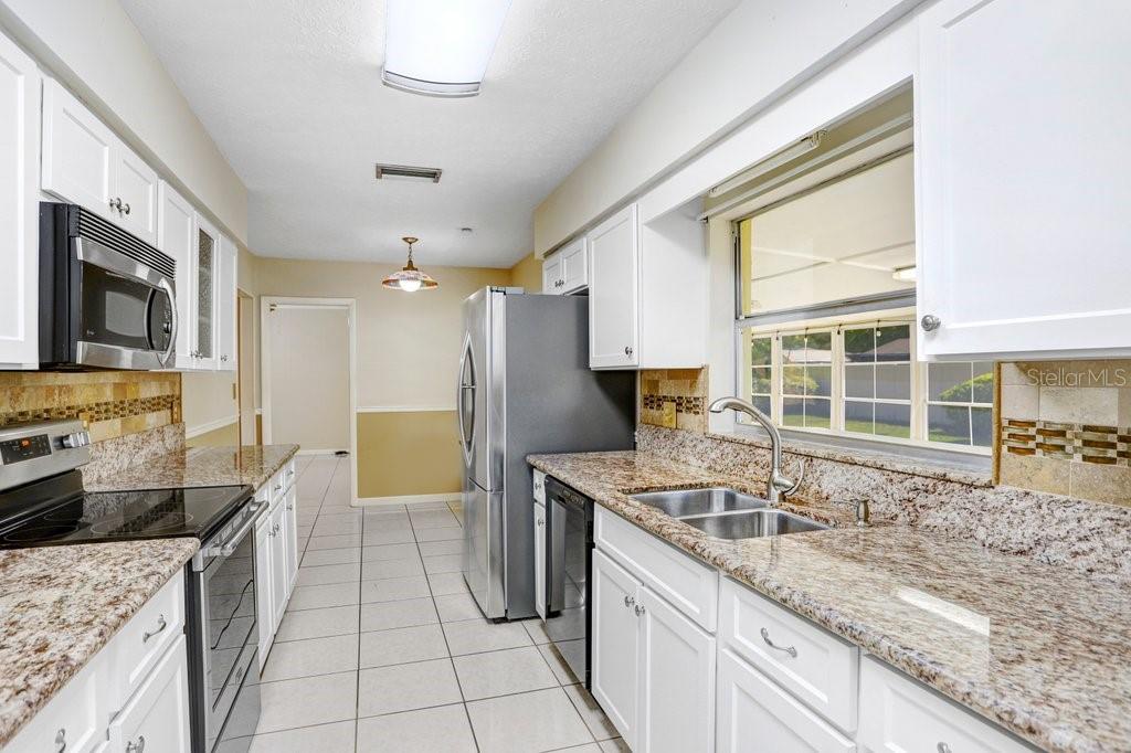 Image 4 of 30 For 14608 Brentwood Place