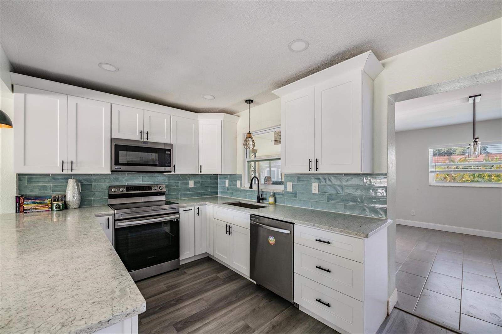Image 10 of 35 For 3920 Wahoo Drive Se