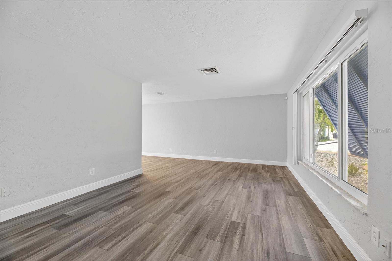 Image 22 of 59 For 6305 Cottonwood Lane