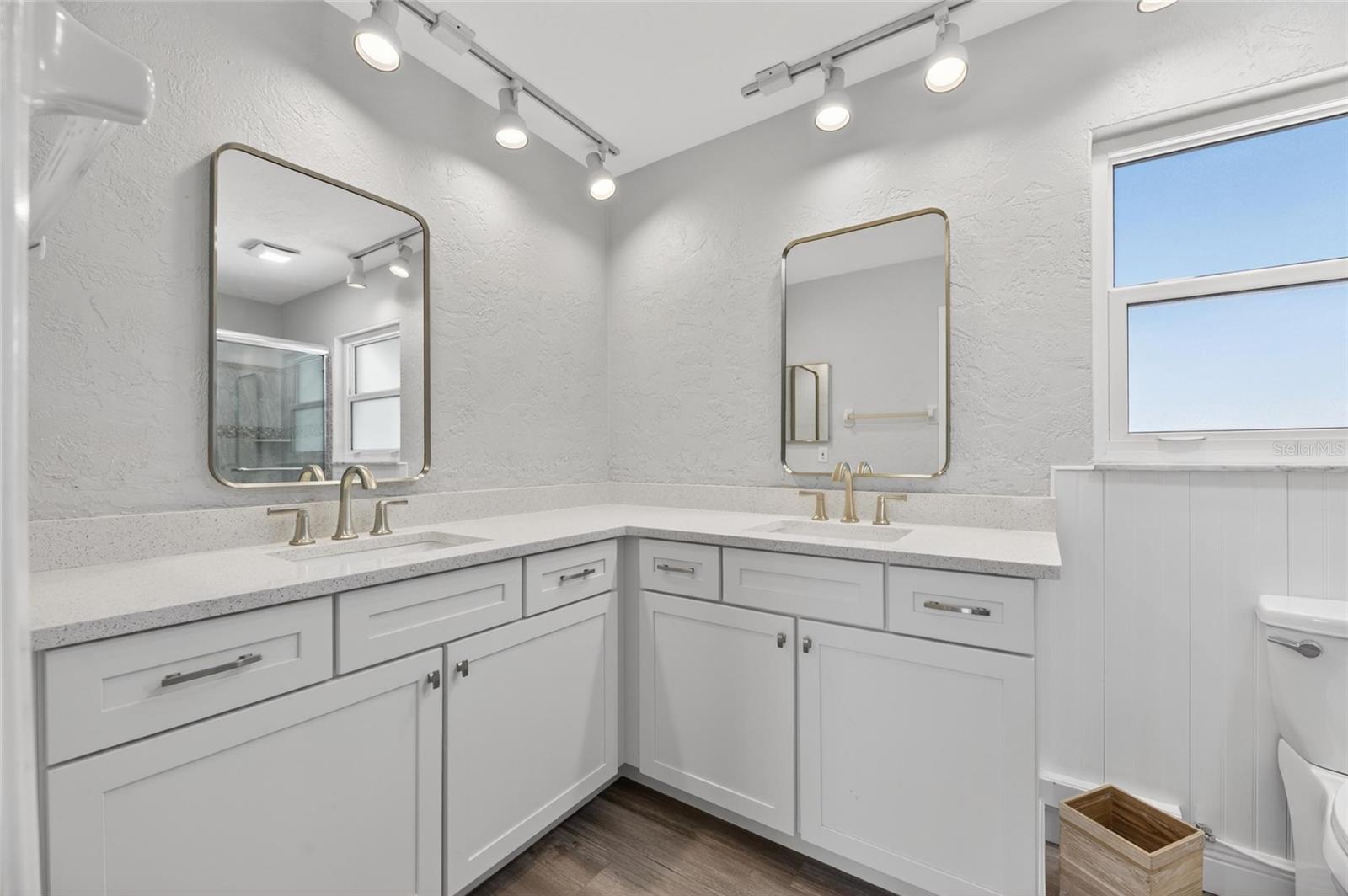 Image 36 of 59 For 6305 Cottonwood Lane