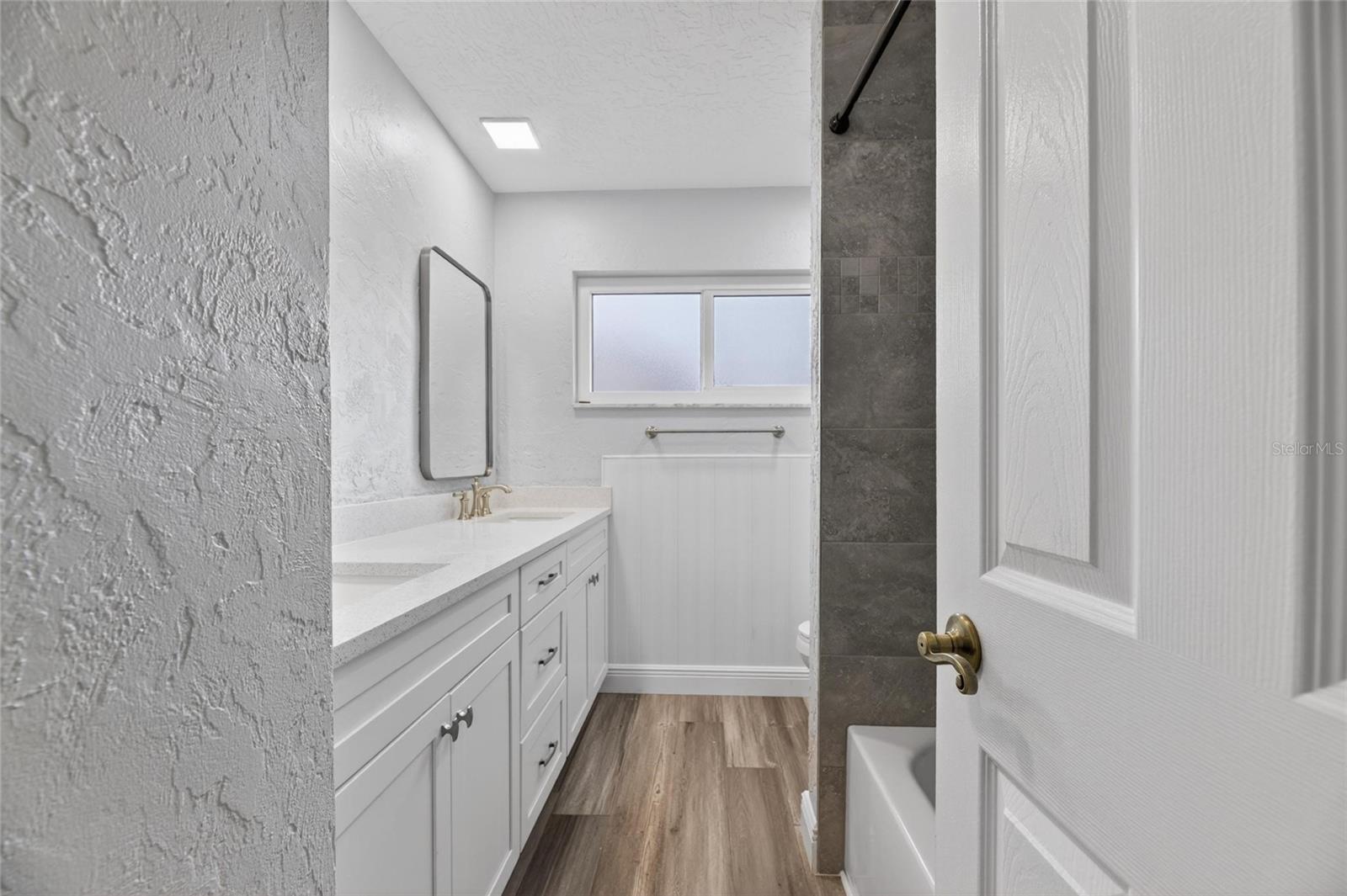 Image 42 of 59 For 6305 Cottonwood Lane