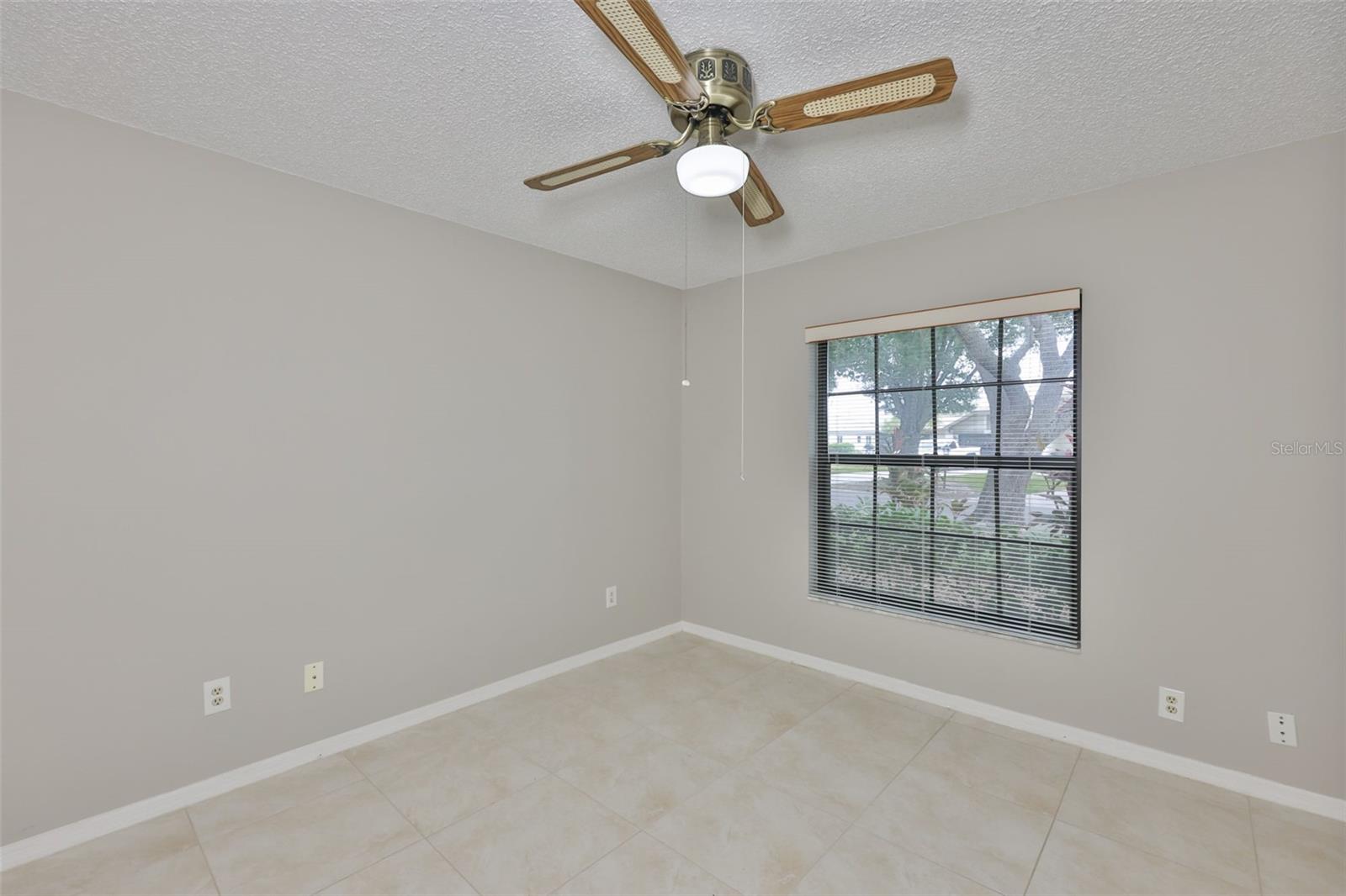 Image 10 of 100 For 1209 Litchfield Drive 42