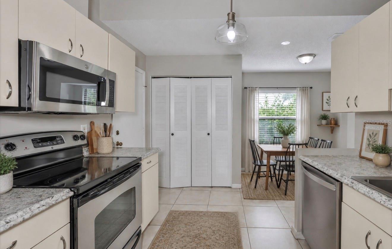 Image 11 of 100 For 1209 Litchfield Drive 42