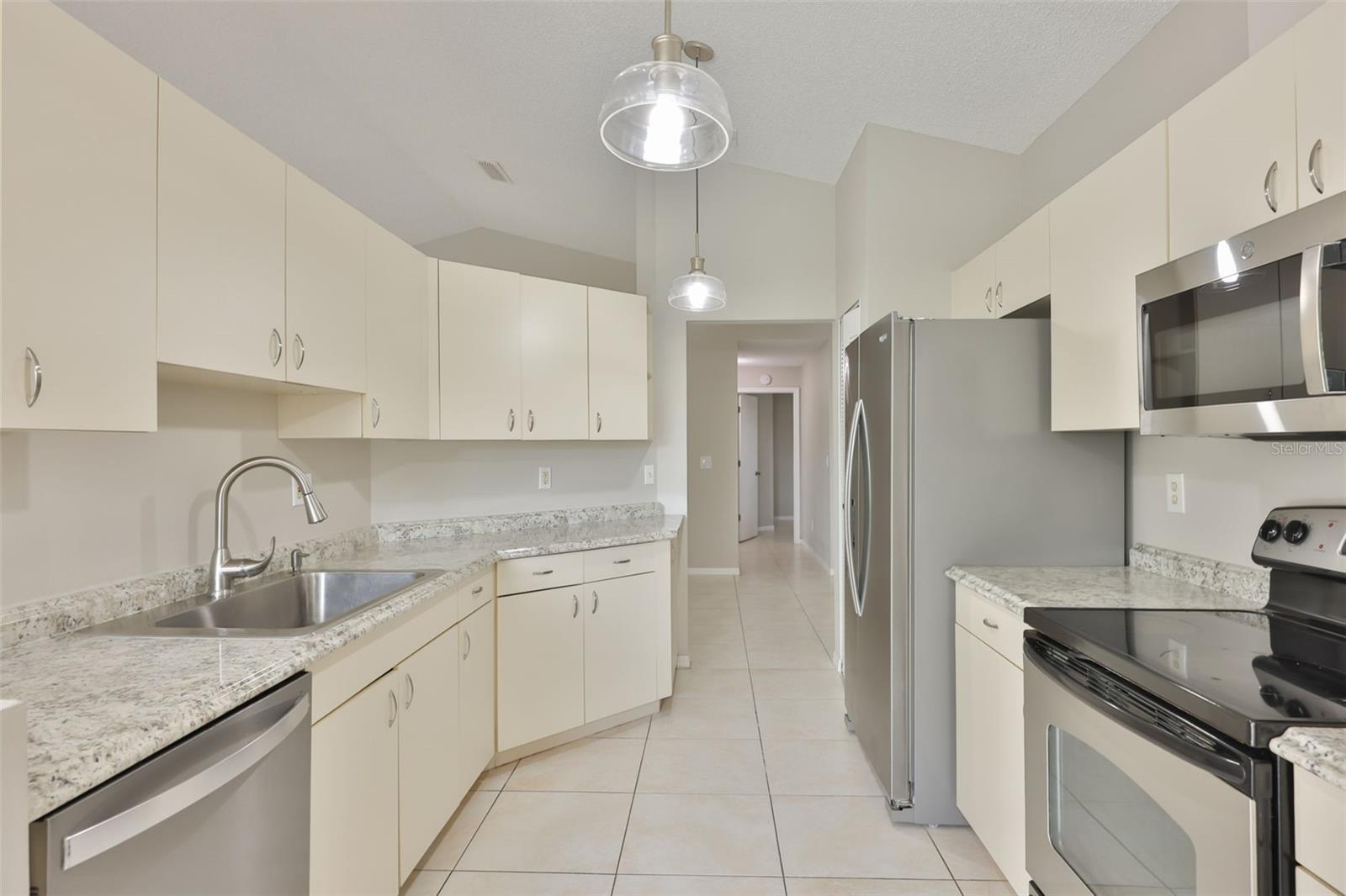 Image 14 of 100 For 1209 Litchfield Drive 42