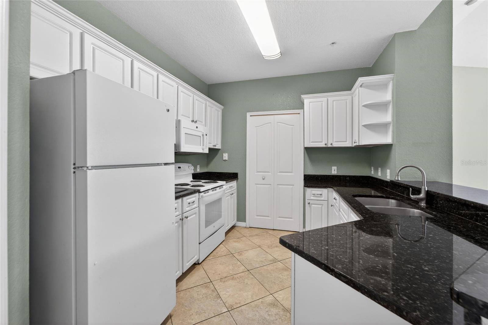 Image 13 of 42 For 5611 Legacy Crescent Place 304