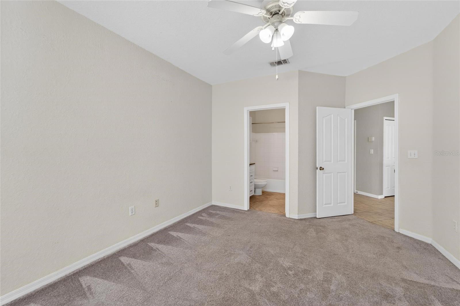 Image 18 of 42 For 5611 Legacy Crescent Place 304