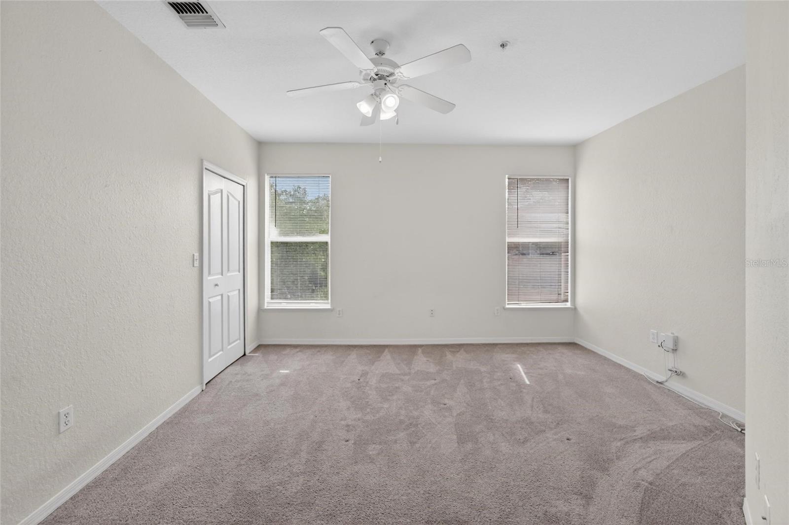 Image 21 of 42 For 5611 Legacy Crescent Place 304