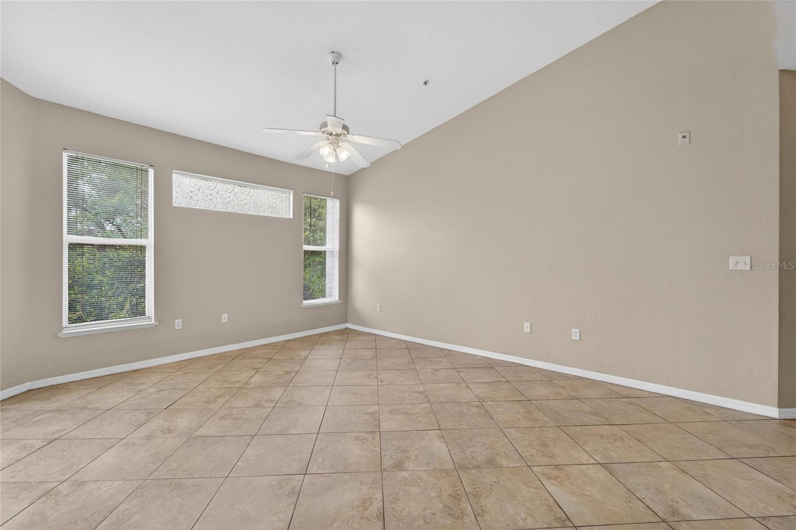 Image 8 of 42 For 5611 Legacy Crescent Place 304