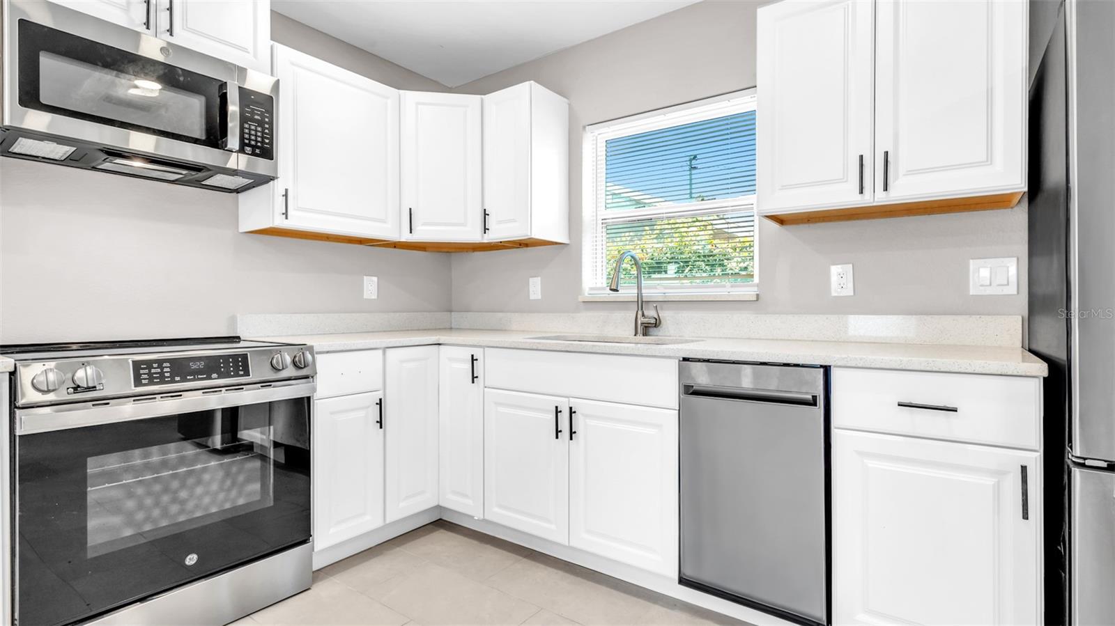 Image 9 of 22 For 2651 1-2 2nd Avenue S