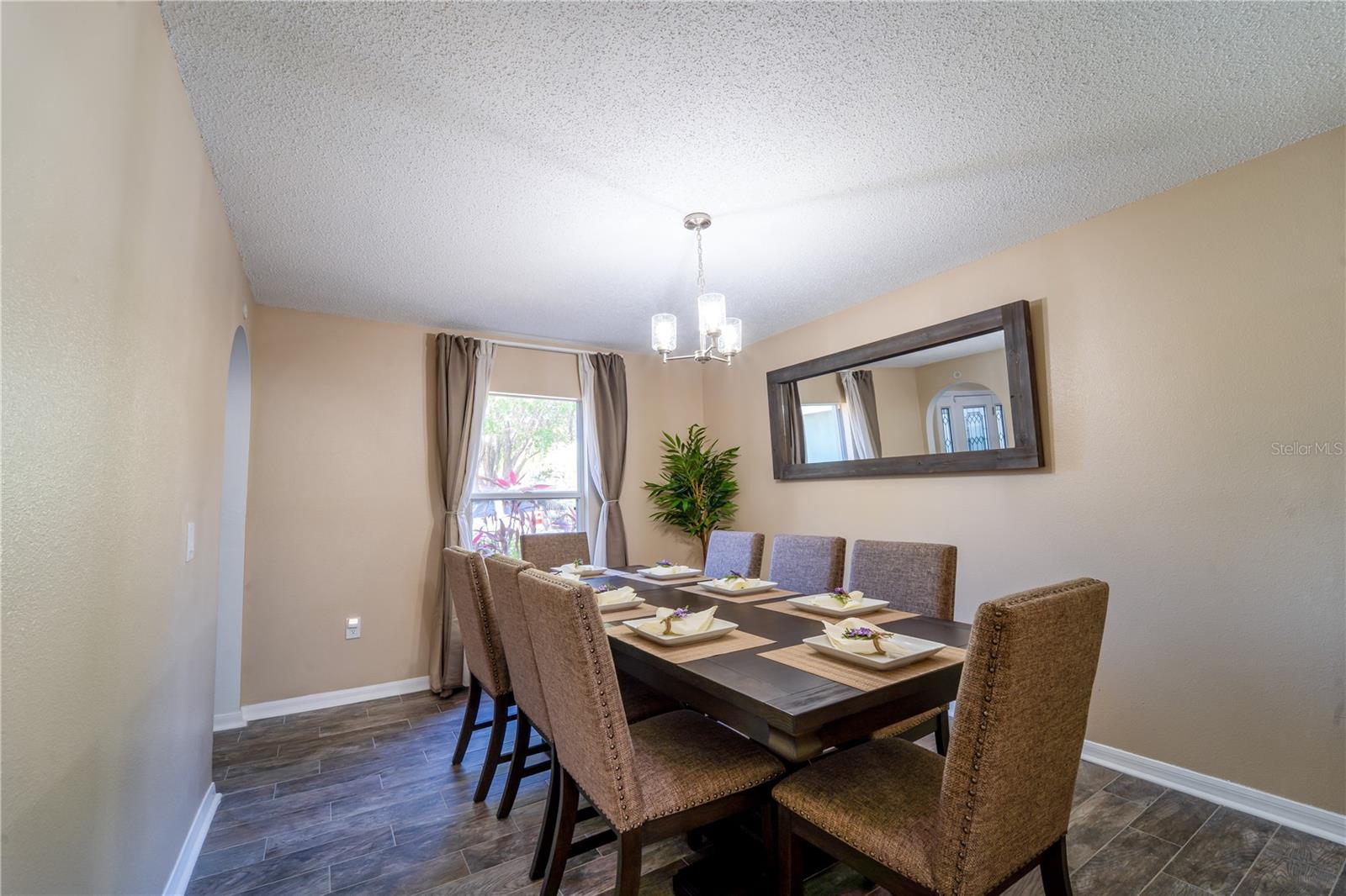 Image 11 of 42 For 31704 Shin Court