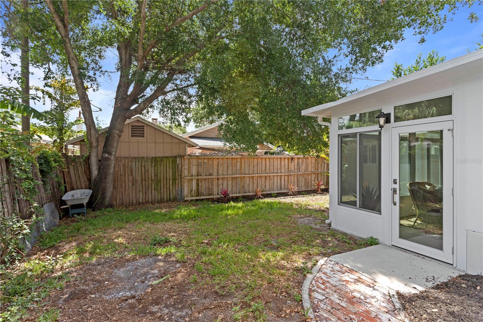 Image 23 of 29 For 1175 Highland Court N