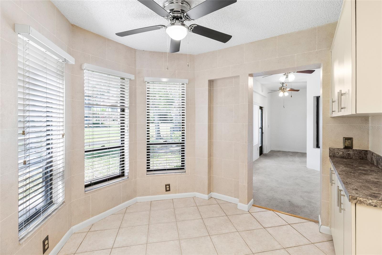 Image 11 of 45 For 3016 Landmark Boulevard 401