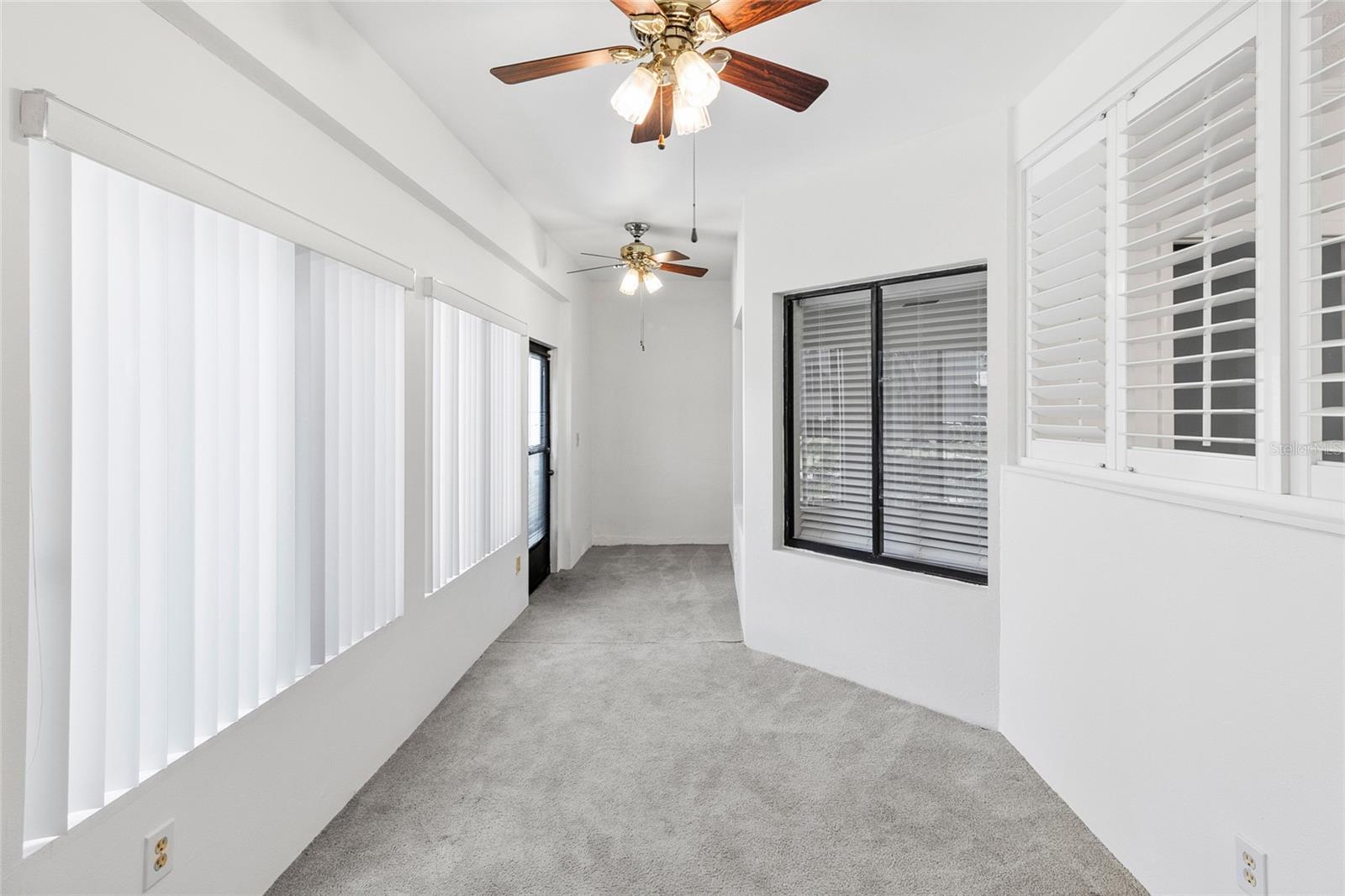 Image 17 of 45 For 3016 Landmark Boulevard 401