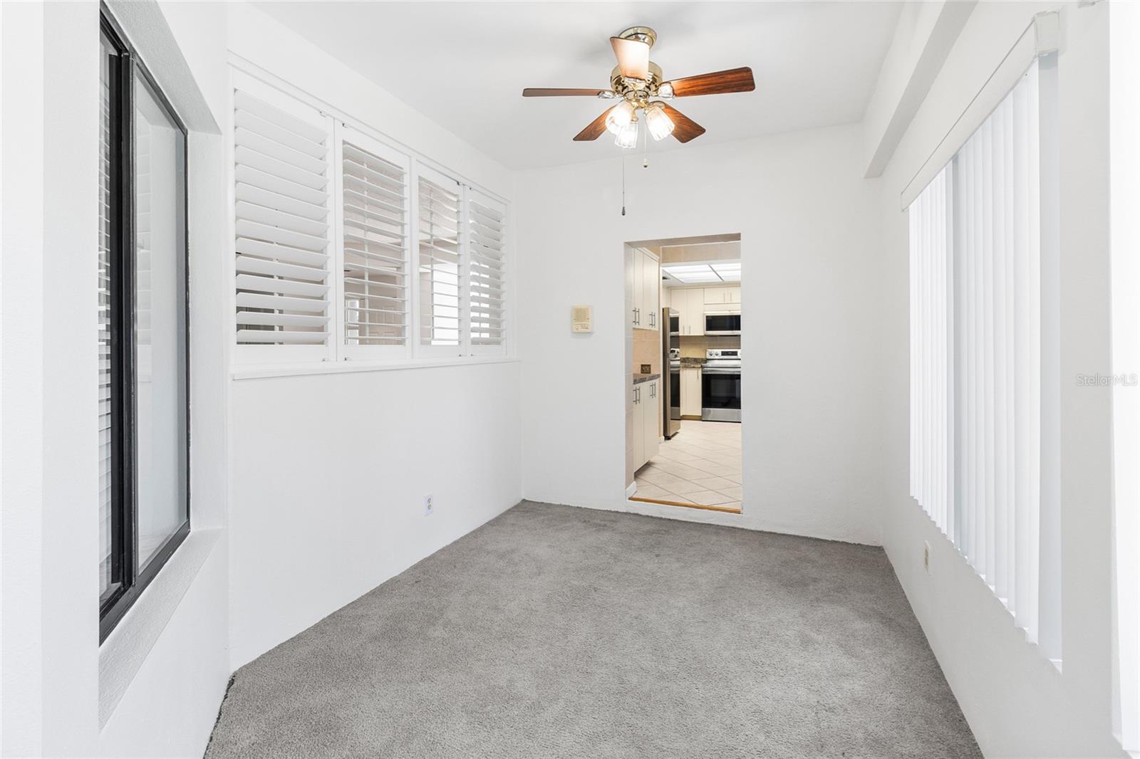 Image 18 of 45 For 3016 Landmark Boulevard 401