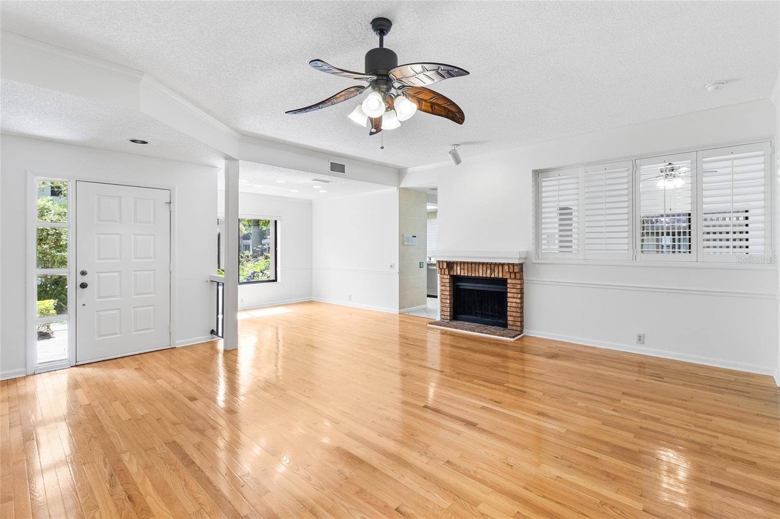 Image 5 of 45 For 3016 Landmark Boulevard 401
