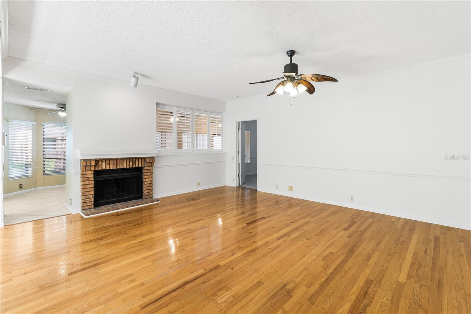 Image 6 of 45 For 3016 Landmark Boulevard 401