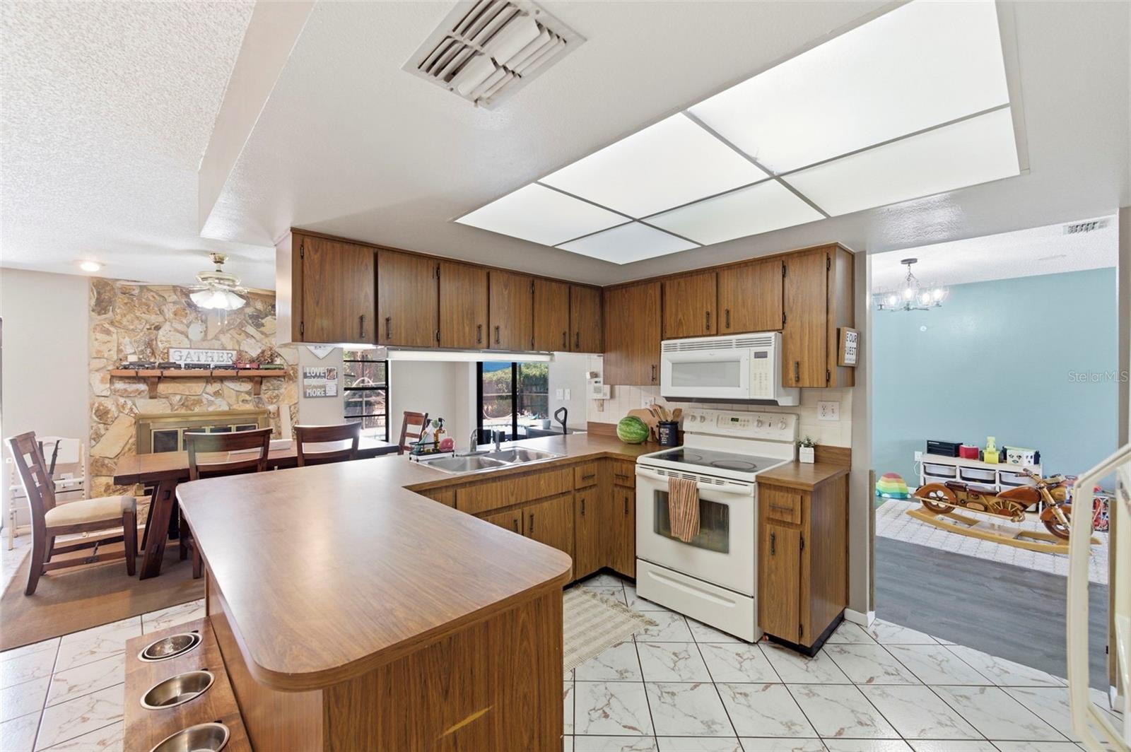 Image 10 of 42 For 7377 Skylark Drive