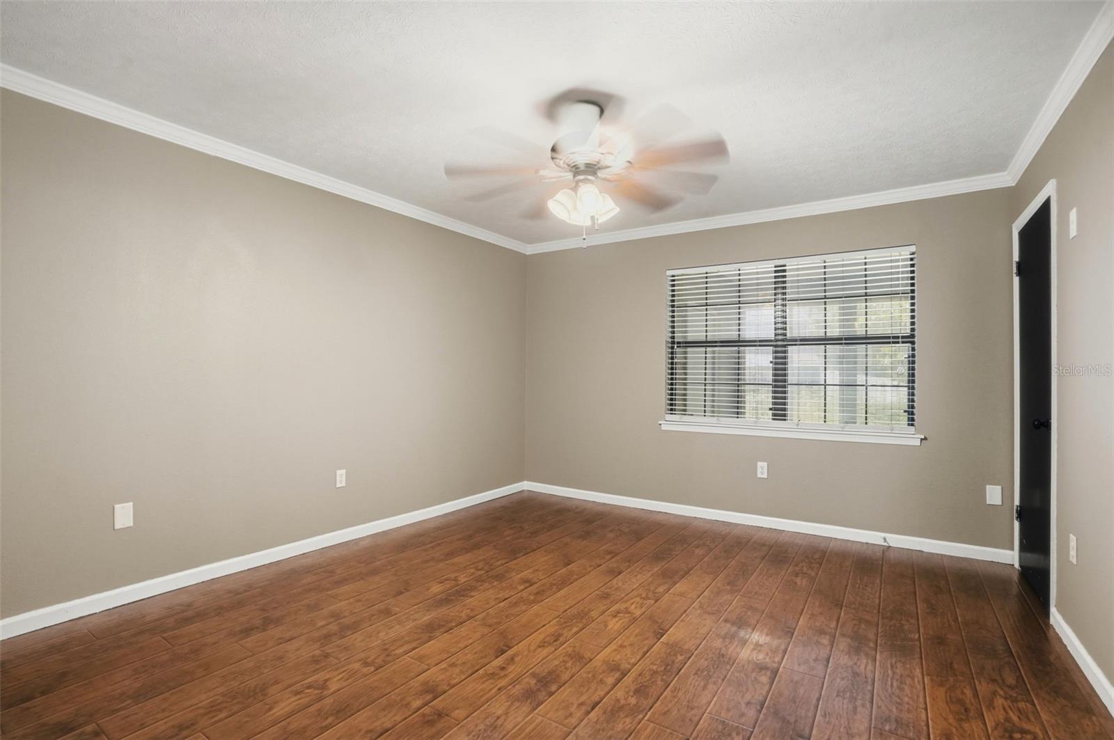 Image 21 of 38 For 913 Candlebrook Lane