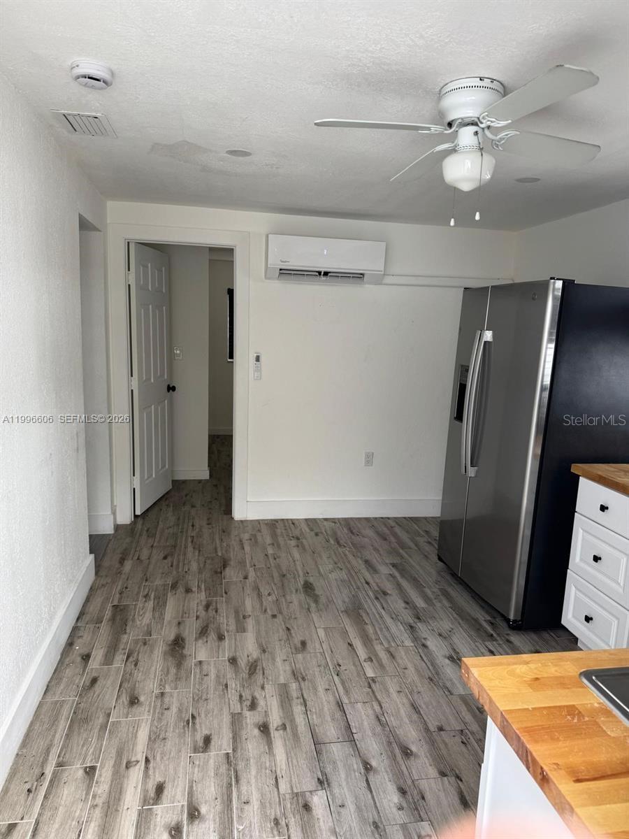 Image 9 of 10 For 5420 7th Avenue 2