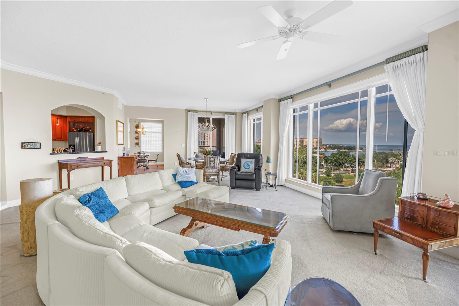 Image 4 of 49 For 100 Beach Drive Ne 702