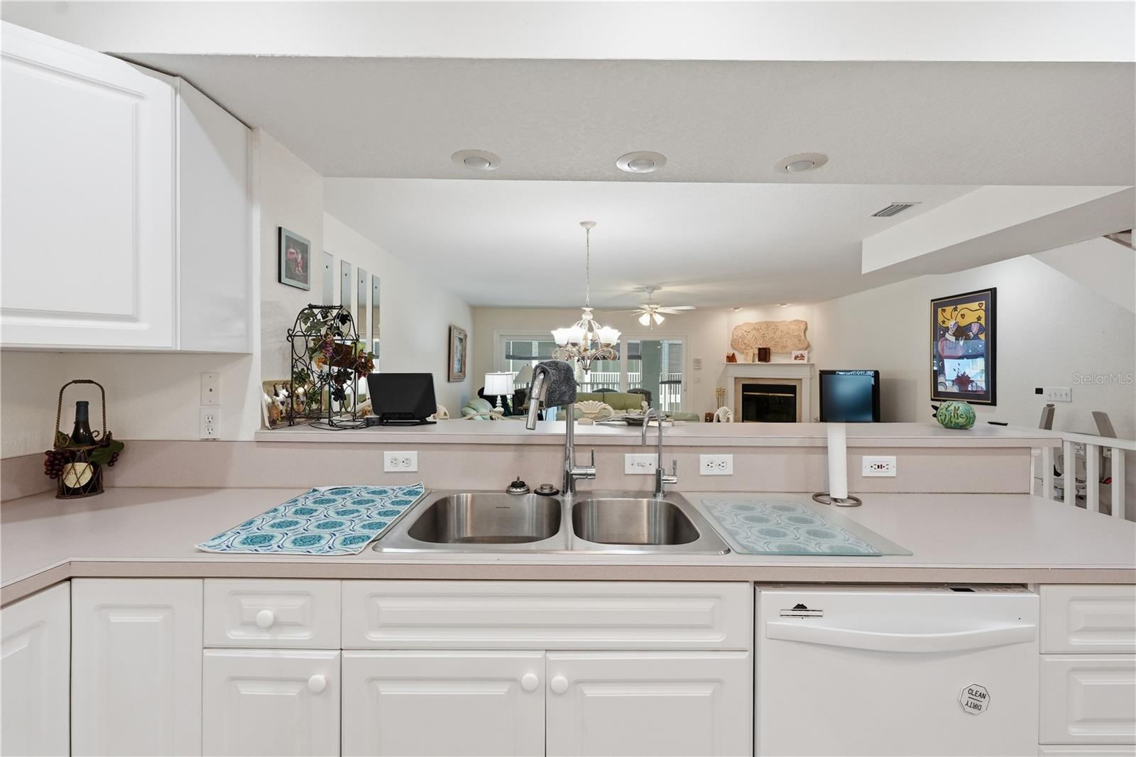 Image 10 of 64 For 545 Pinellas Bayway S 302