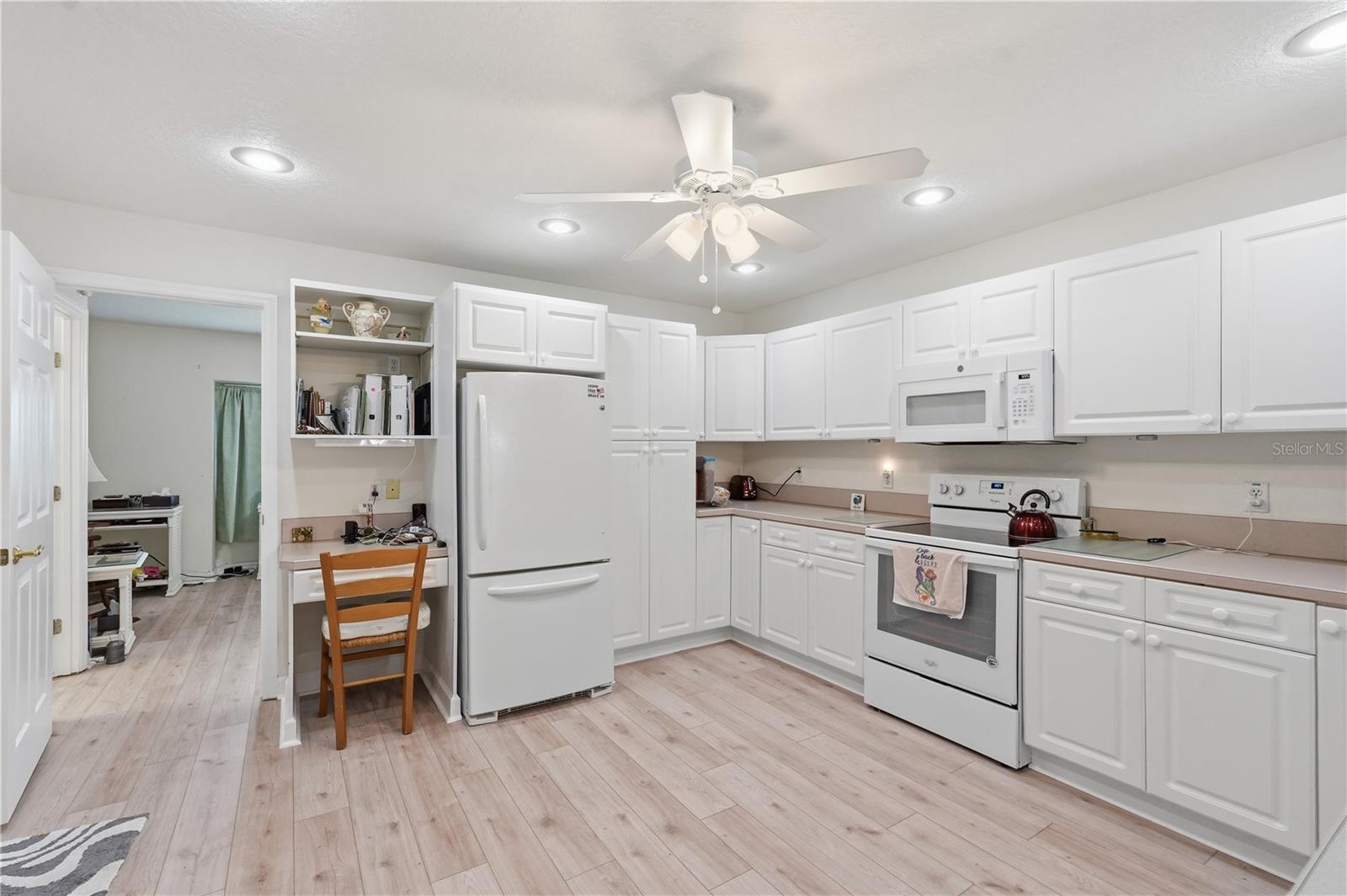 Image 11 of 64 For 545 Pinellas Bayway S 302