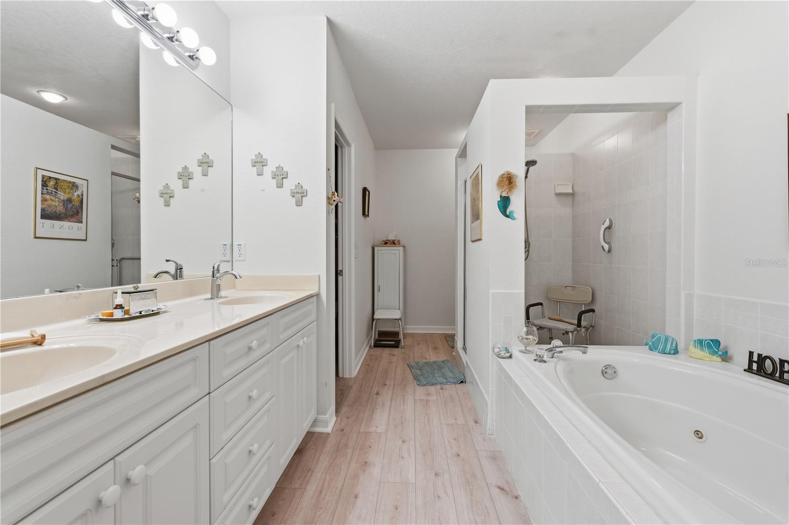 Image 37 of 64 For 545 Pinellas Bayway S 302