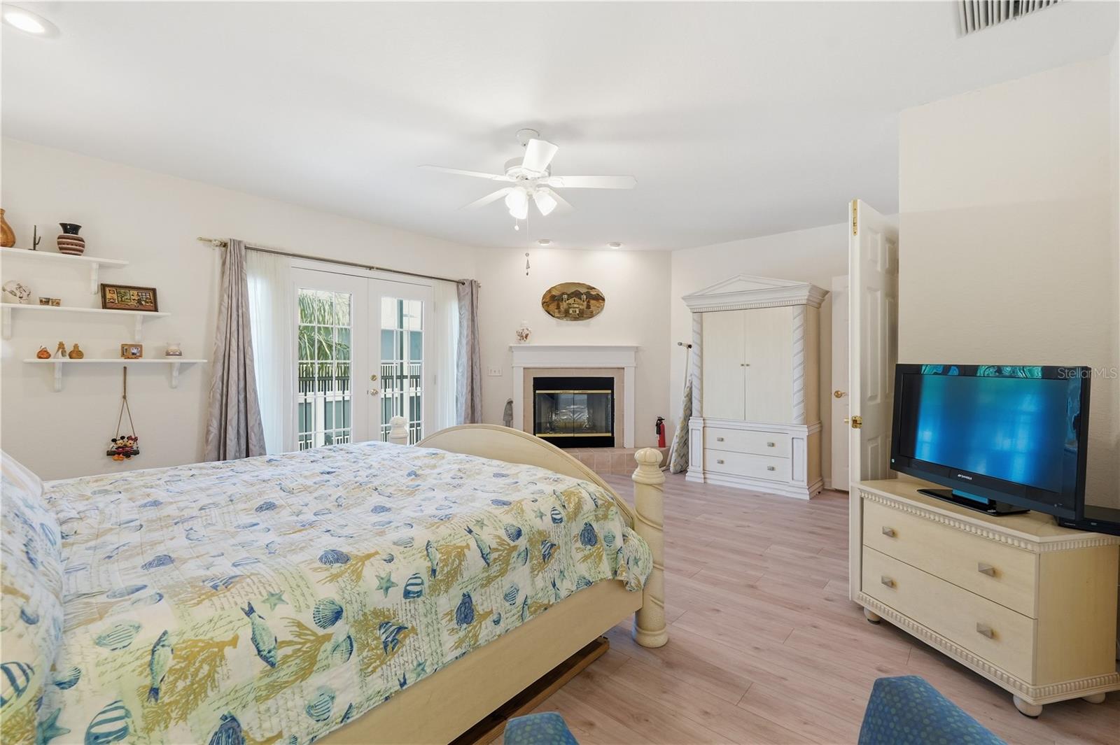 Image 43 of 64 For 545 Pinellas Bayway S 302