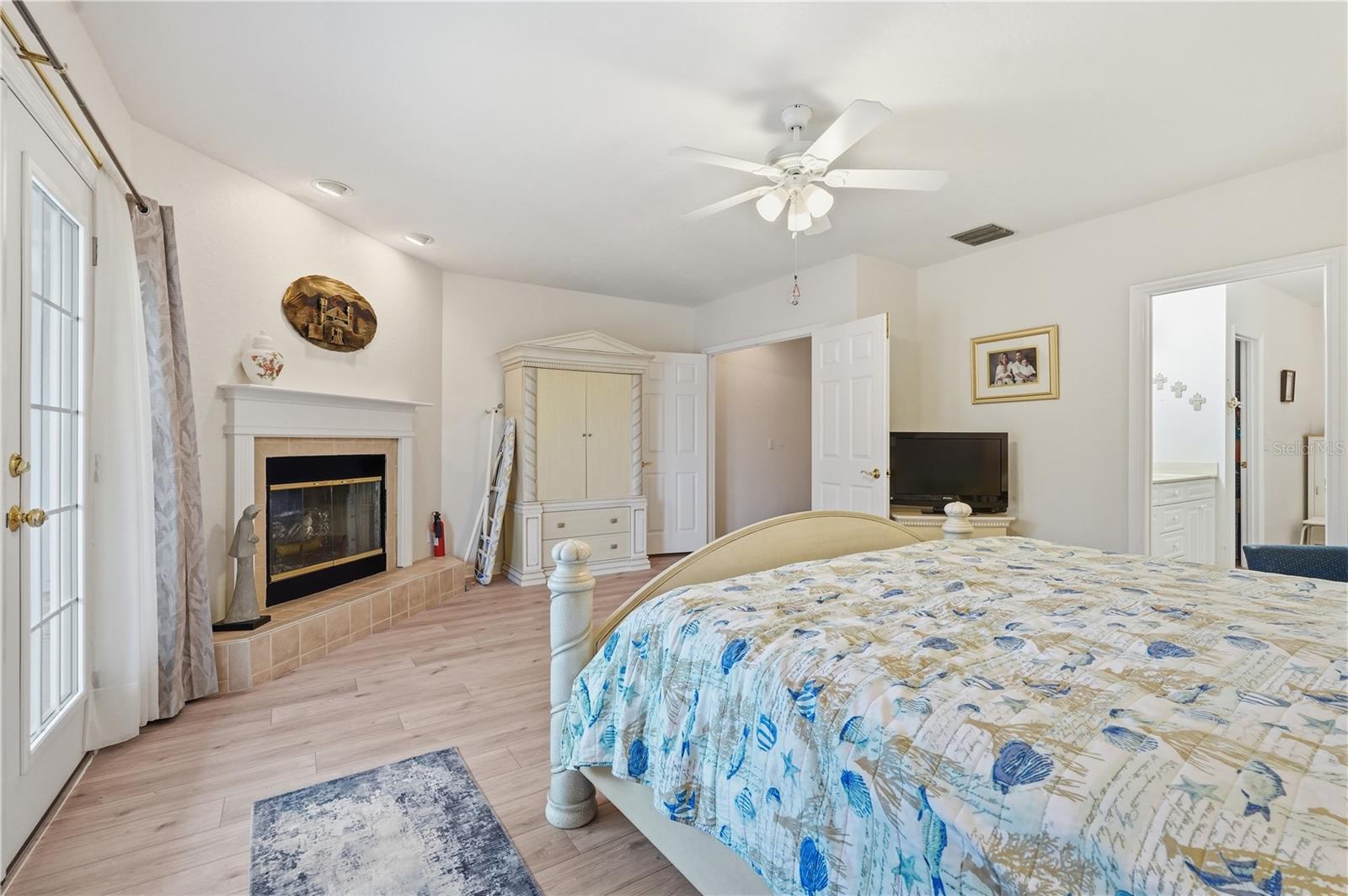 Image 44 of 64 For 545 Pinellas Bayway S 302