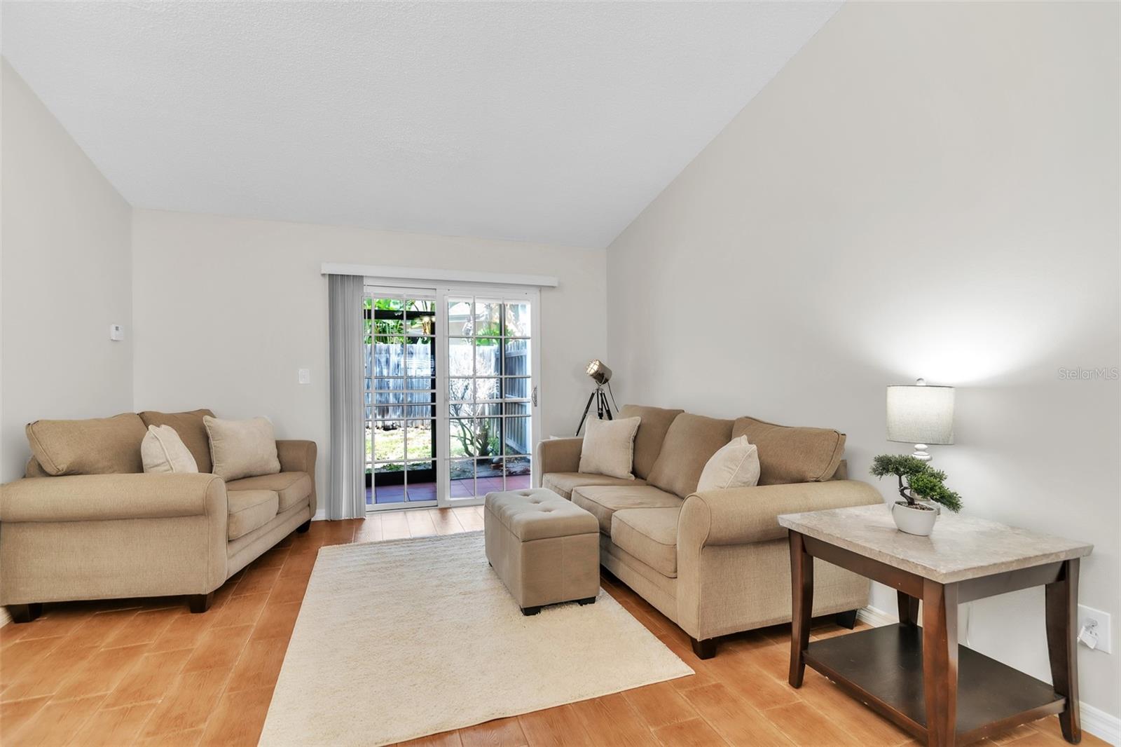 Image 11 of 45 For 890 Jackson Court